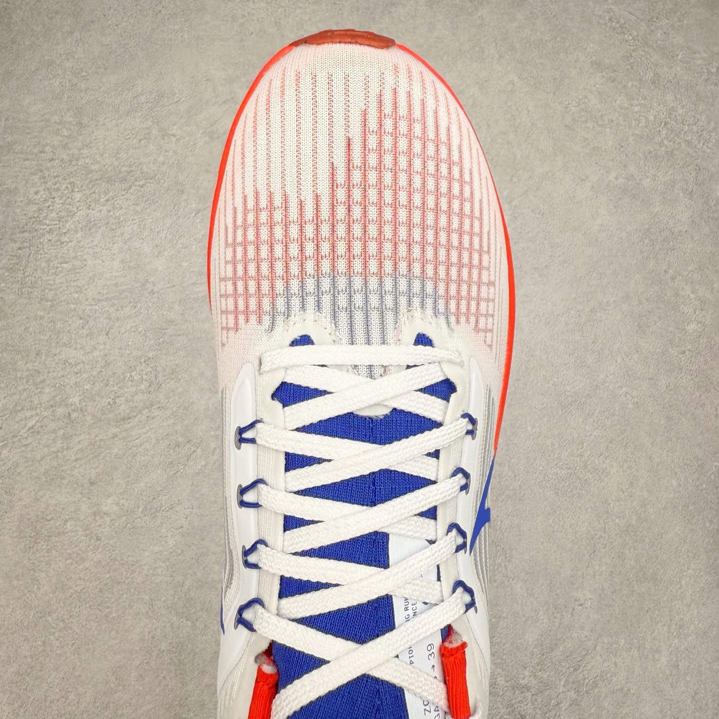 图片[4]-＃TG纯原 NK Zoom Pegasus 飞马39代马拉松系列网面透气缓震疾速跑鞋 独家渠道 市面未流通批次 奥莱直播间499 599一样的东西 碾压市面现存所有版本 公司一样的东西 超值回馈 帮你省钱 拥有 Zoom Air 一如既往的稳定感和流畅感 鞋面采用工程网眼设计 为特定高热区域营造出色透气性 进一步增加鞋面的穿孔数量 让足部能够快速散热 中足搭配 Flywire 飞线 在高速运动时营造舒适稳定的贴合感 内置Zoon气垫加持 动力十足 尺码：36 36.5 37.5 38 38.5 39 40 40.5 41 42 42.5 43 44 44.5 45-选品中心