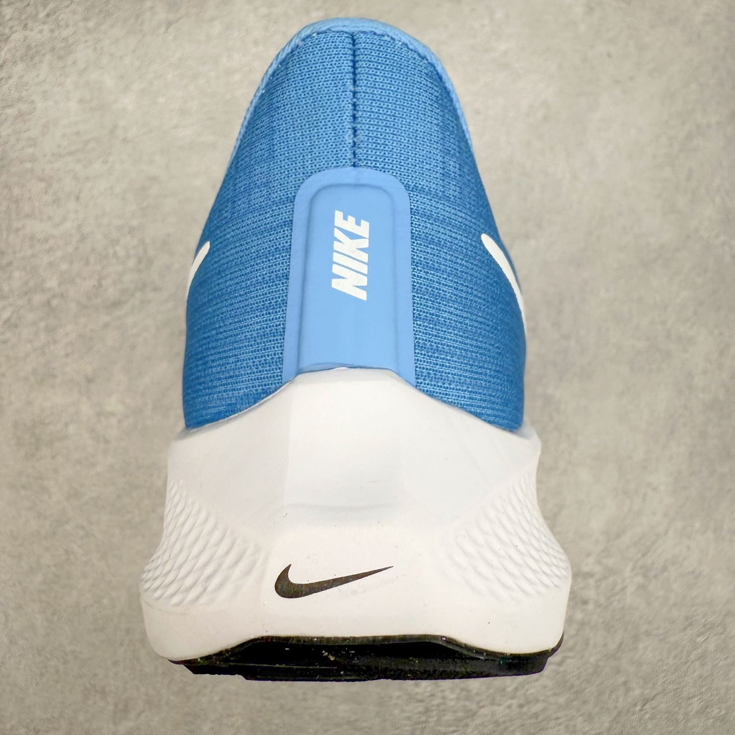 图片[8]-＃TG纯原 NK Zoom Pegasus 飞马39代马拉松系列网面透气缓震疾速跑鞋 独家渠道 市面未流通批次 奥莱直播间499 599一样的东西 碾压市面现存所有版本 公司一样的东西 超值回馈 帮你省钱 拥有 Zoom Air 一如既往的稳定感和流畅感 鞋面采用工程网眼设计 为特定高热区域营造出色透气性 进一步增加鞋面的穿孔数量 让足部能够快速散热 中足搭配 Flywire 飞线 在高速运动时营造舒适稳定的贴合感 内置Zoon气垫加持 动力十足 尺码：36 36.5 37.5 38 38.5 39 40 40.5 41 42 42.5 43 44 44.5 45-选品中心