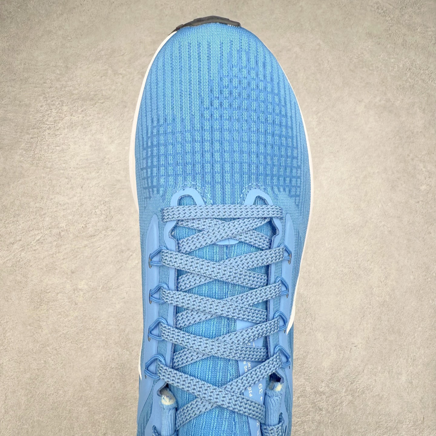 图片[4]-＃TG纯原 NK Zoom Pegasus 飞马39代马拉松系列网面透气缓震疾速跑鞋 独家渠道 市面未流通批次 奥莱直播间499 599一样的东西 碾压市面现存所有版本 公司一样的东西 超值回馈 帮你省钱 拥有 Zoom Air 一如既往的稳定感和流畅感 鞋面采用工程网眼设计 为特定高热区域营造出色透气性 进一步增加鞋面的穿孔数量 让足部能够快速散热 中足搭配 Flywire 飞线 在高速运动时营造舒适稳定的贴合感 内置Zoon气垫加持 动力十足 尺码：36 36.5 37.5 38 38.5 39 40 40.5 41 42 42.5 43 44 44.5 45-选品中心