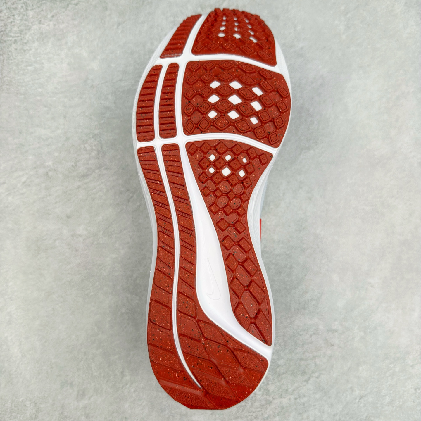 图片[9]-＃TG纯原 NK Zoom Pegasus 飞马39代马拉松系列网面透气缓震疾速跑鞋 独家渠道 市面未流通批次 奥莱直播间499 599一样的东西 碾压市面现存所有版本 公司一样的东西 超值回馈 帮你省钱 拥有 Zoom Air 一如既往的稳定感和流畅感 鞋面采用工程网眼设计 为特定高热区域营造出色透气性 进一步增加鞋面的穿孔数量 让足部能够快速散热 中足搭配 Flywire 飞线 在高速运动时营造舒适稳定的贴合感 内置Zoon气垫加持 动力十足 尺码：36 36.5 37.5 38 38.5 39 40 40.5 41 42 42.5 43 44 44.5 45-选品中心