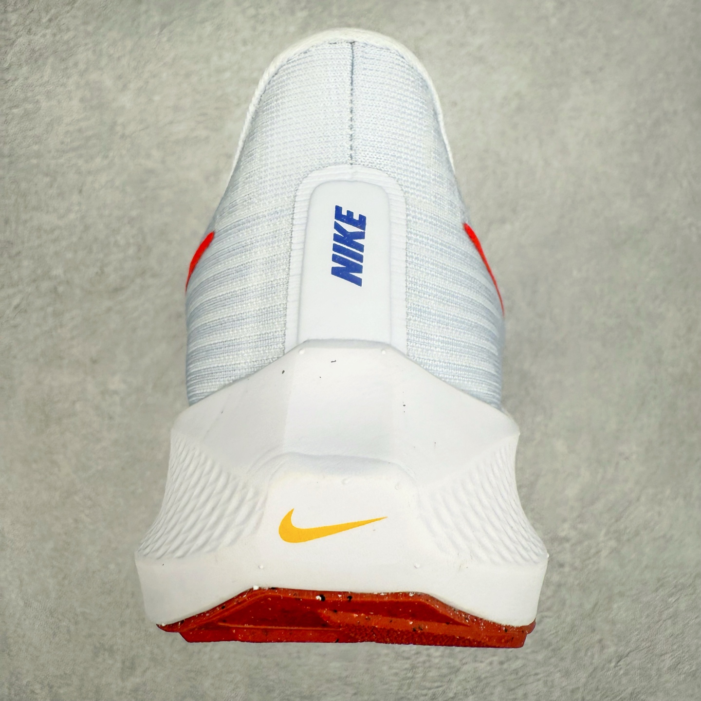 图片[8]-＃TG纯原 NK Zoom Pegasus 飞马39代马拉松系列网面透气缓震疾速跑鞋 独家渠道 市面未流通批次 奥莱直播间499 599一样的东西 碾压市面现存所有版本 公司一样的东西 超值回馈 帮你省钱 拥有 Zoom Air 一如既往的稳定感和流畅感 鞋面采用工程网眼设计 为特定高热区域营造出色透气性 进一步增加鞋面的穿孔数量 让足部能够快速散热 中足搭配 Flywire 飞线 在高速运动时营造舒适稳定的贴合感 内置Zoon气垫加持 动力十足 尺码：36 36.5 37.5 38 38.5 39 40 40.5 41 42 42.5 43 44 44.5 45-选品中心