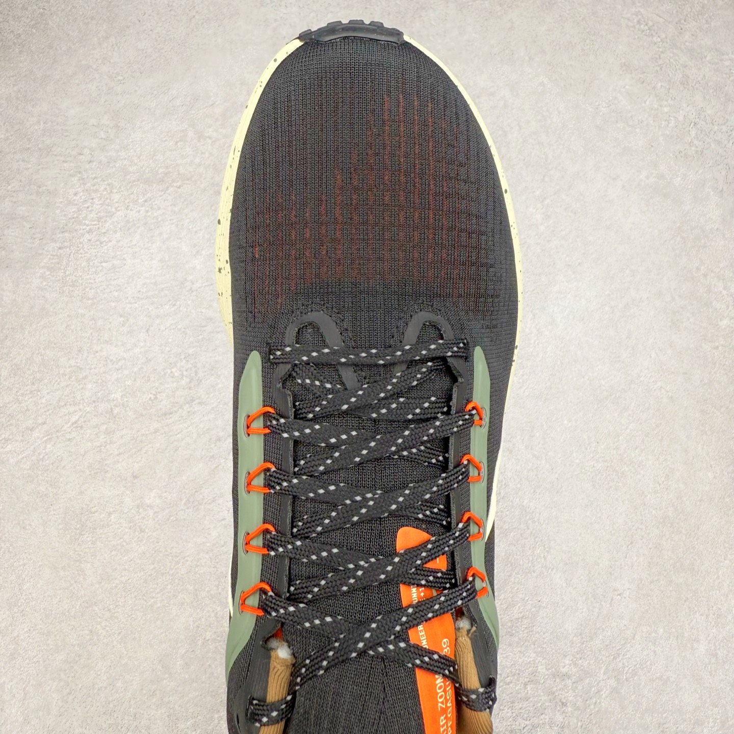 图片[4]-＃TG纯原 NK Zoom Pegasus 飞马39代马拉松系列网面透气缓震疾速跑鞋 独家渠道 市面未流通批次 奥莱直播间499 599一样的东西 碾压市面现存所有版本 公司一样的东西 超值回馈 帮你省钱 拥有 Zoom Air 一如既往的稳定感和流畅感 鞋面采用工程网眼设计 为特定高热区域营造出色透气性 进一步增加鞋面的穿孔数量 让足部能够快速散热 中足搭配 Flywire 飞线 在高速运动时营造舒适稳定的贴合感 内置Zoon气垫加持 动力十足 尺码：36 36.5 37.5 38 38.5 39 40 40.5 41 42 42.5 43 44 44.5 45-选品中心