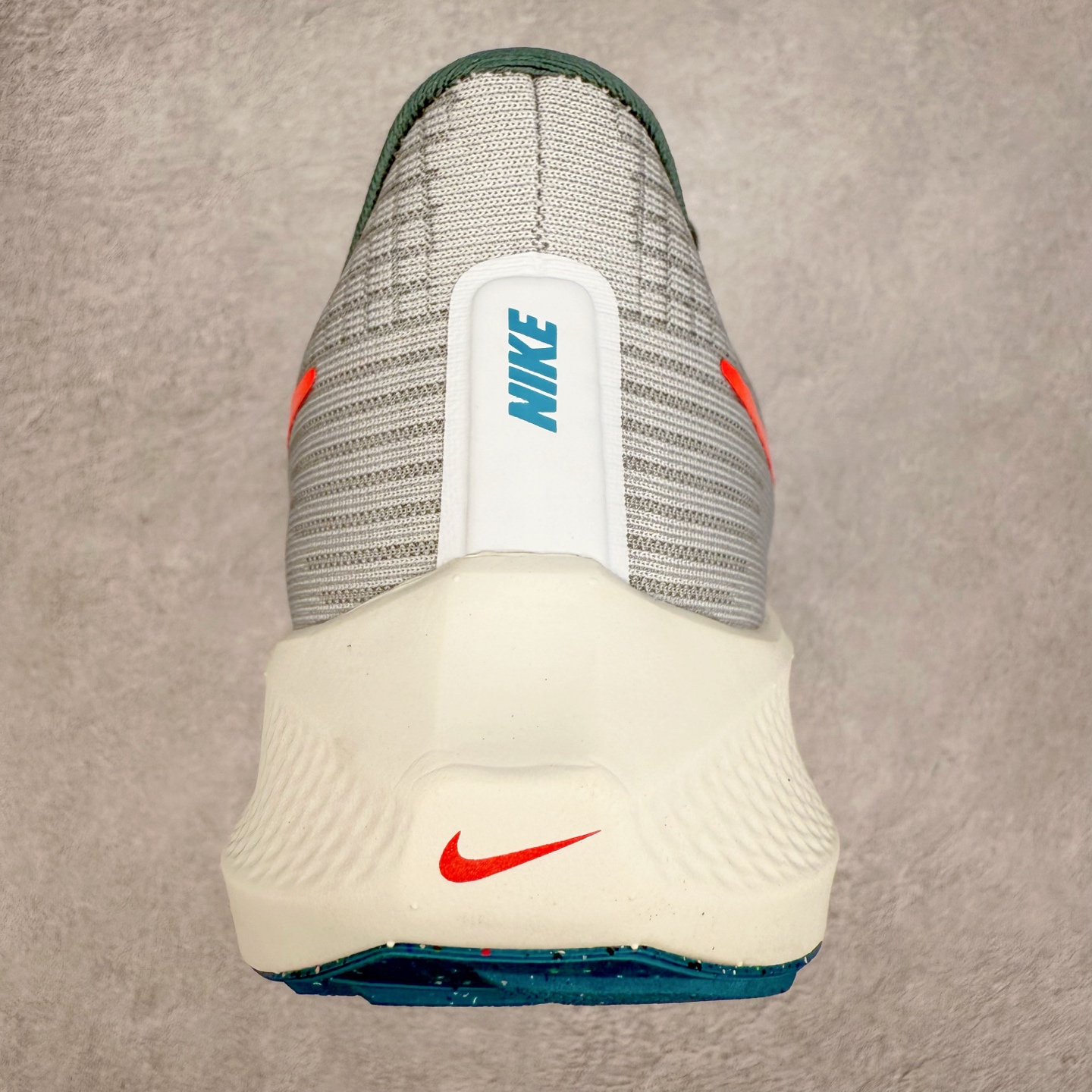 图片[8]-＃TG纯原 NK Zoom Pegasus 飞马39代马拉松系列网面透气缓震疾速跑鞋 独家渠道 市面未流通批次 奥莱直播间499 599一样的东西 碾压市面现存所有版本 公司一样的东西 超值回馈 帮你省钱 拥有 Zoom Air 一如既往的稳定感和流畅感 鞋面采用工程网眼设计 为特定高热区域营造出色透气性 进一步增加鞋面的穿孔数量 让足部能够快速散热 中足搭配 Flywire 飞线 在高速运动时营造舒适稳定的贴合感 内置Zoon气垫加持 动力十足 尺码：36 36.5 37.5 38 38.5 39 40 40.5 41 42 42.5 43 44 44.5 45-选品中心