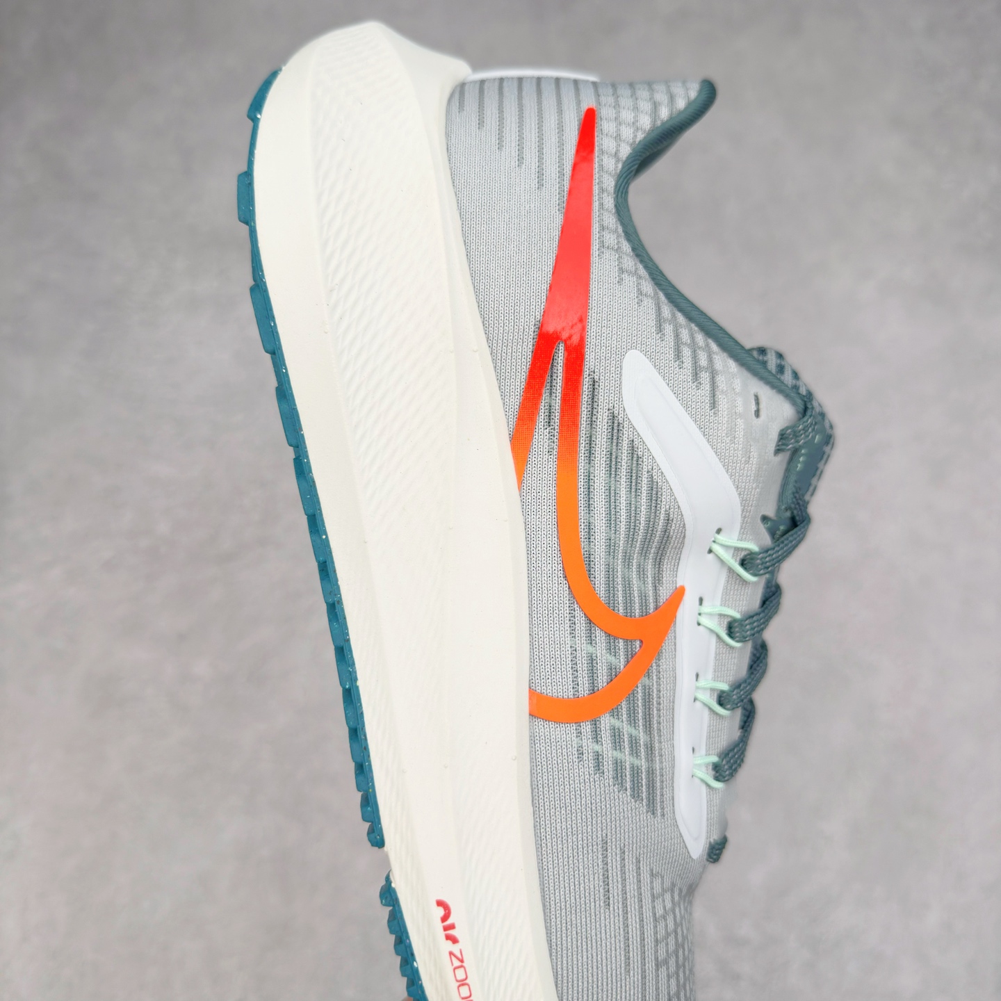 图片[6]-＃TG纯原 NK Zoom Pegasus 飞马39代马拉松系列网面透气缓震疾速跑鞋 独家渠道 市面未流通批次 奥莱直播间499 599一样的东西 碾压市面现存所有版本 公司一样的东西 超值回馈 帮你省钱 拥有 Zoom Air 一如既往的稳定感和流畅感 鞋面采用工程网眼设计 为特定高热区域营造出色透气性 进一步增加鞋面的穿孔数量 让足部能够快速散热 中足搭配 Flywire 飞线 在高速运动时营造舒适稳定的贴合感 内置Zoon气垫加持 动力十足 尺码：36 36.5 37.5 38 38.5 39 40 40.5 41 42 42.5 43 44 44.5 45-选品中心