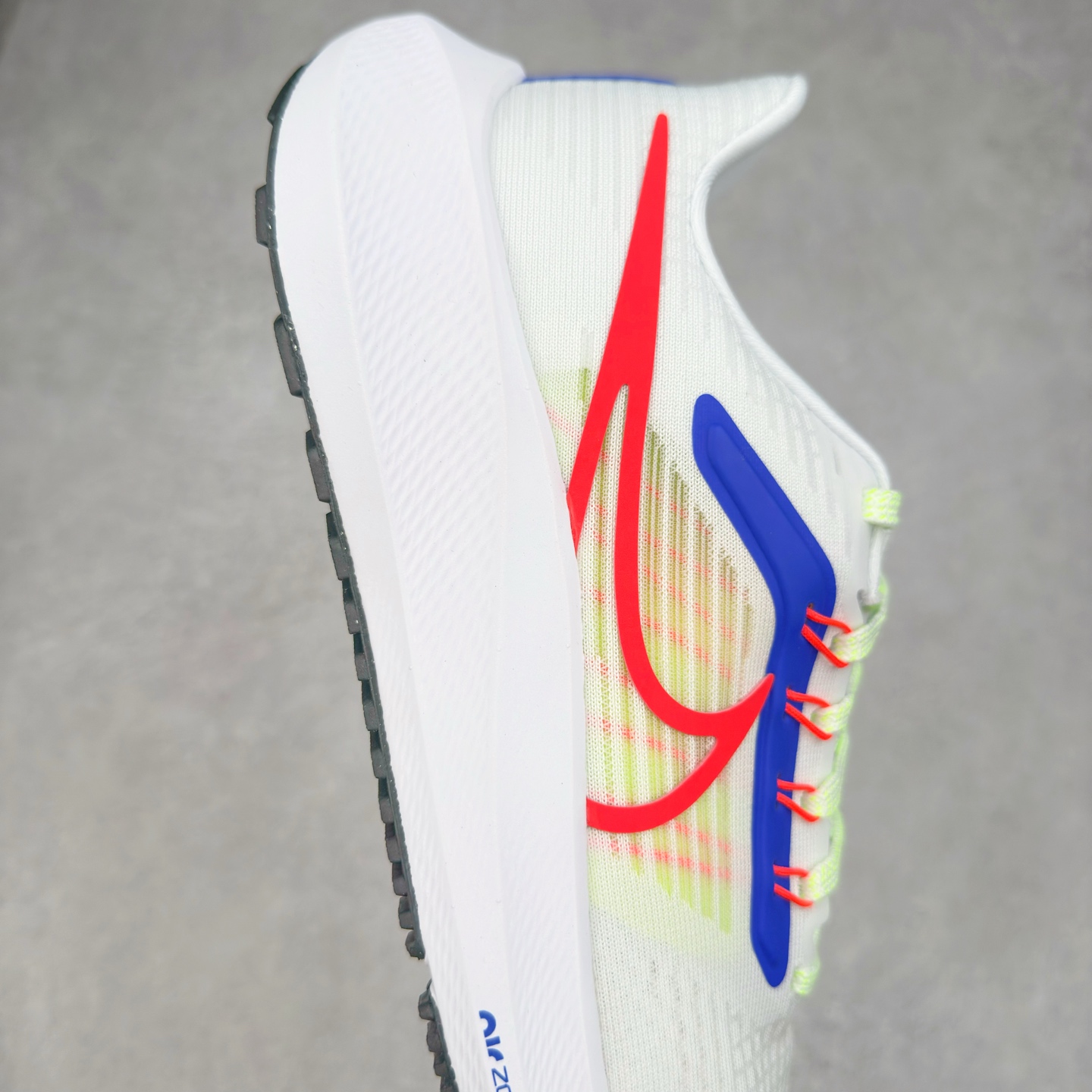 图片[6]-＃TG纯原 NK Zoom Pegasus 飞马39代马拉松系列网面透气缓震疾速跑鞋 独家渠道 市面未流通批次 奥莱直播间499 599一样的东西 碾压市面现存所有版本 公司一样的东西 超值回馈 帮你省钱 拥有 Zoom Air 一如既往的稳定感和流畅感 鞋面采用工程网眼设计 为特定高热区域营造出色透气性 进一步增加鞋面的穿孔数量 让足部能够快速散热 中足搭配 Flywire 飞线 在高速运动时营造舒适稳定的贴合感 内置Zoon气垫加持 动力十足 尺码：36 36.5 37.5 38 38.5 39 40 40.5 41 42 42.5 43 44 44.5 45-选品中心