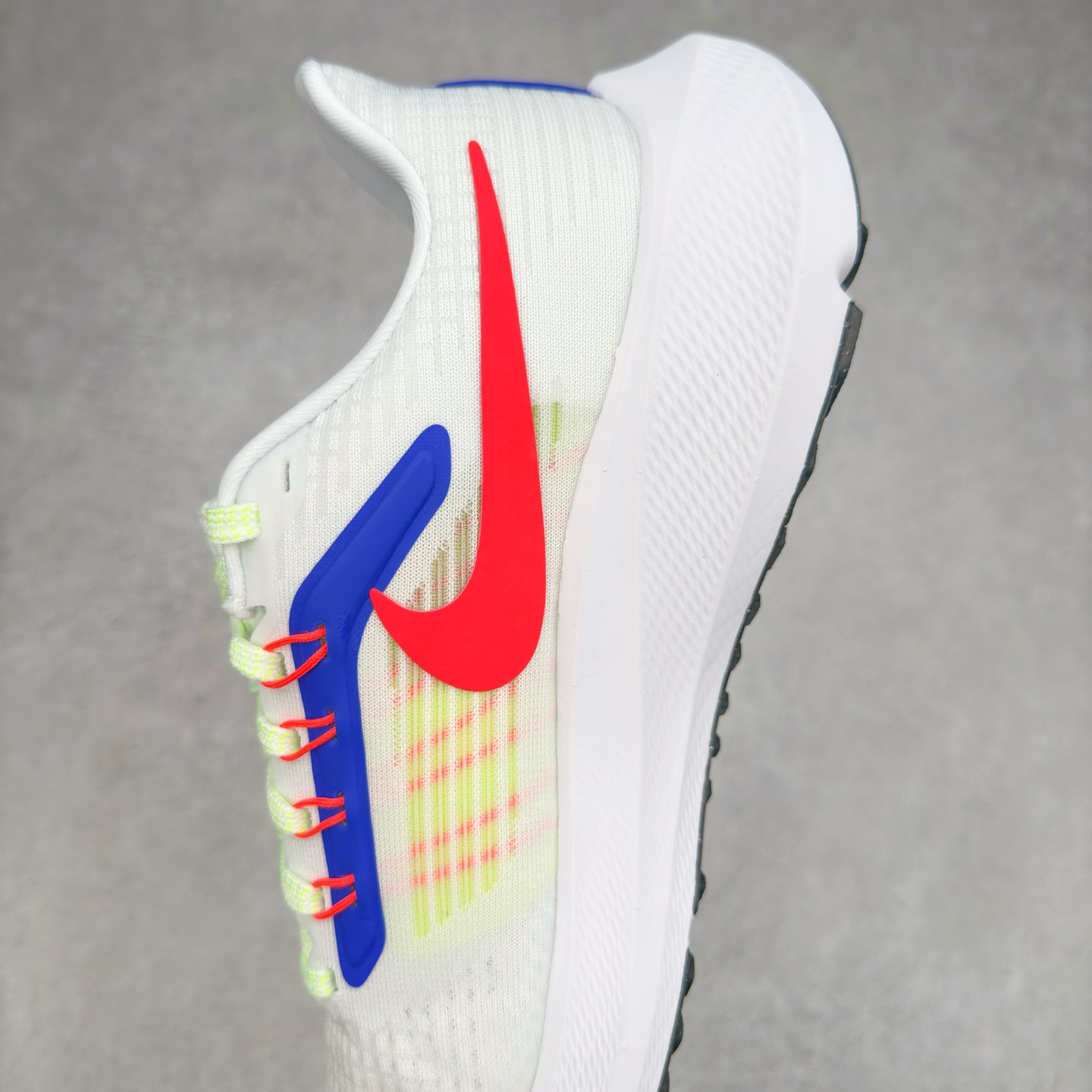 图片[7]-＃TG纯原 NK Zoom Pegasus 飞马39代马拉松系列网面透气缓震疾速跑鞋 独家渠道 市面未流通批次 奥莱直播间499 599一样的东西 碾压市面现存所有版本 公司一样的东西 超值回馈 帮你省钱 拥有 Zoom Air 一如既往的稳定感和流畅感 鞋面采用工程网眼设计 为特定高热区域营造出色透气性 进一步增加鞋面的穿孔数量 让足部能够快速散热 中足搭配 Flywire 飞线 在高速运动时营造舒适稳定的贴合感 内置Zoon气垫加持 动力十足 尺码：36 36.5 37.5 38 38.5 39 40 40.5 41 42 42.5 43 44 44.5 45-选品中心