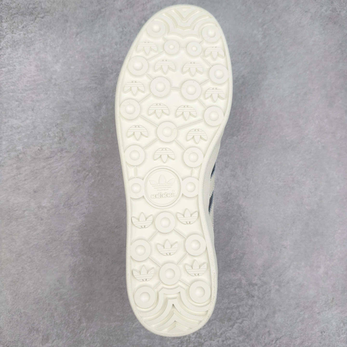 图片[9]-＃C2 AD Gazelle Indoor Trainers 羚羊内训系列低帮复古百搭休闲运动德训风板鞋 DD6608 90年代经典的复刻版！自60年代以足球训练鞋面世以来,Gazelle就以其经典设计席卷全球。1991年版本的复刻,再造经典Gazelle。采用皮革打造,搭配浊色细节,让这款经典更加简约。尺码：36 36⅔ 37⅓ 38 38⅔ 39⅓ 40 40⅔ 41⅓ 42 42⅔ 43⅓ 44⅓ 44⅔ 45-选品中心