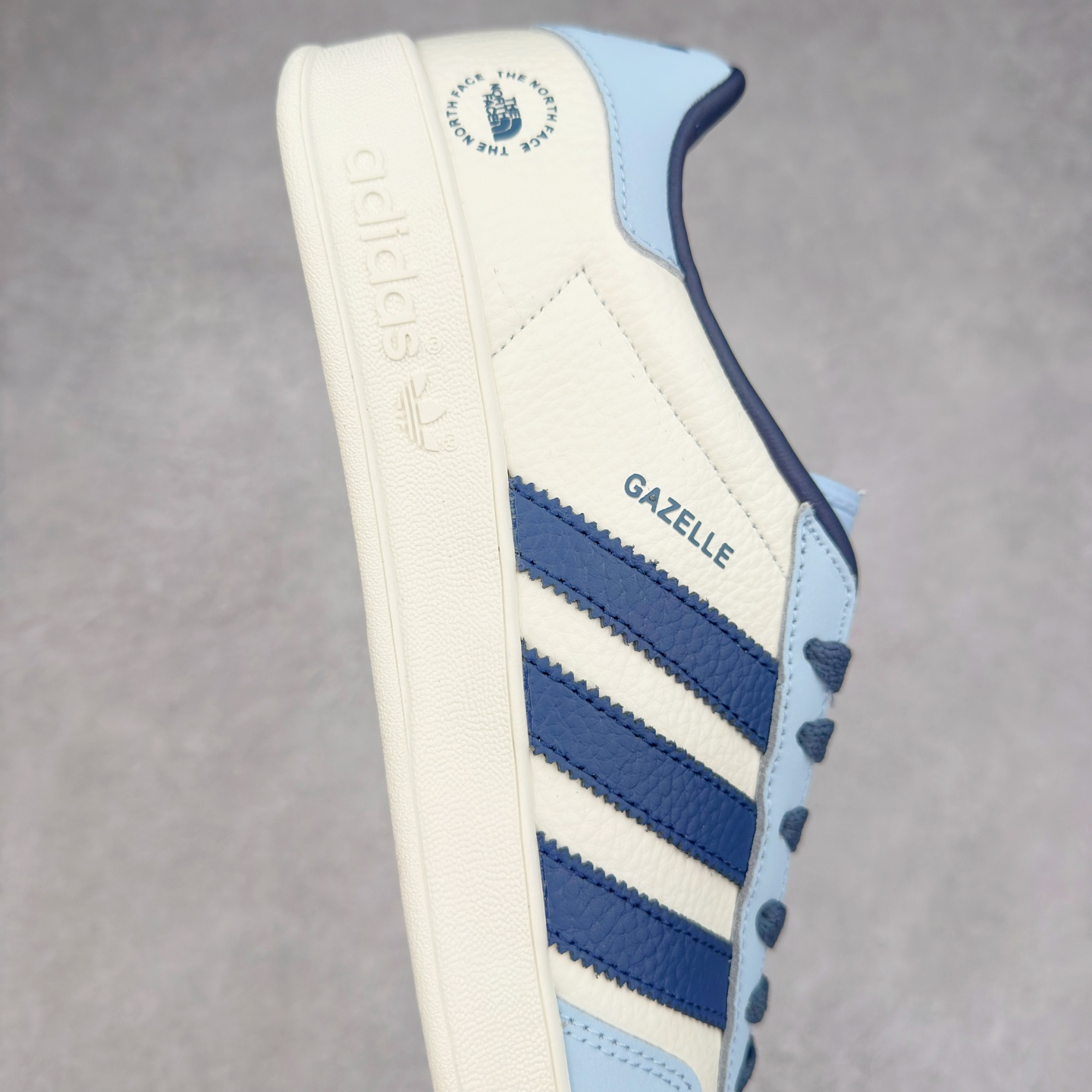 图片[6]-＃C2 AD Gazelle Indoor Trainers 羚羊内训系列低帮复古百搭休闲运动德训风板鞋 DD6609 90年代经典的复刻版！自60年代以足球训练鞋面世以来,Gazelle就以其经典设计席卷全球。1991年版本的复刻,再造经典Gazelle。采用皮革打造,搭配浊色细节,让这款经典更加简约。尺码：36 36⅔ 37⅓ 38 38⅔ 39⅓ 40 40⅔ 41⅓ 42 42⅔ 43⅓ 44⅓ 44⅔ 45-选品中心