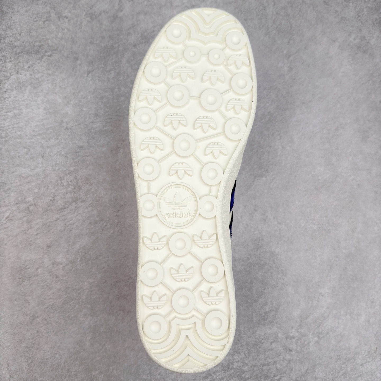 图片[9]-＃C2 AD Gazelle Indoor Trainers 羚羊内训系列低帮复古百搭休闲运动德训风板鞋 DD6609 90年代经典的复刻版！自60年代以足球训练鞋面世以来,Gazelle就以其经典设计席卷全球。1991年版本的复刻,再造经典Gazelle。采用皮革打造,搭配浊色细节,让这款经典更加简约。尺码：36 36⅔ 37⅓ 38 38⅔ 39⅓ 40 40⅔ 41⅓ 42 42⅔ 43⅓ 44⅓ 44⅔ 45-选品中心