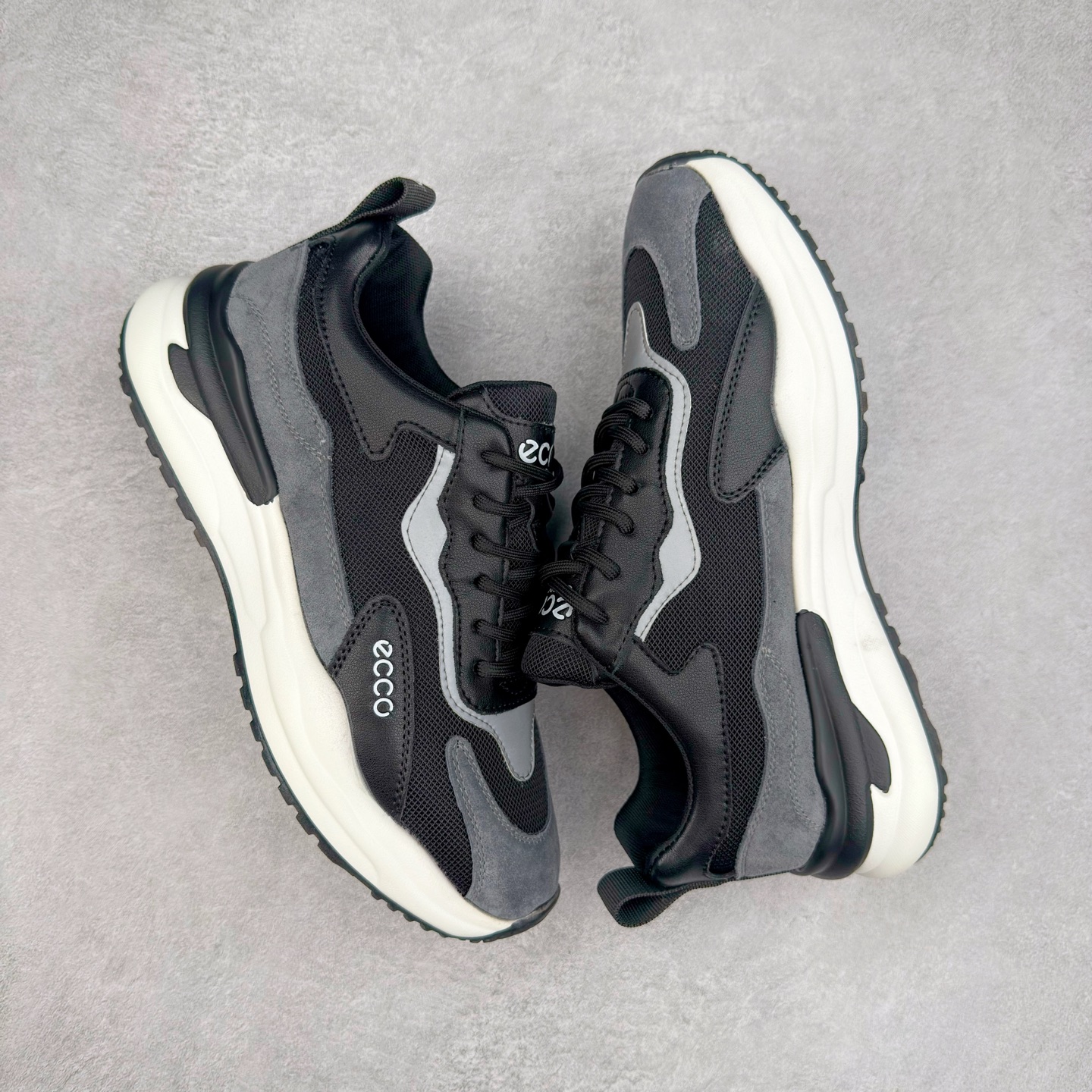 图片[3]-ECCO爱步男鞋夏季新款时尚运动鞋 潮流拼接华夫鞋健步鞋 复古跑鞋老爹鞋 品质牛皮与反绒剖面牛皮拼接 透气网布促进鞋内空气流动 质感细腻 舒适透气 鞋面撞色设计，打造现代时尚外观 多种材质拼接 休闲百搭 简约利落PU+TPU中底 橡胶大底 抓地力强 轻盈缓震 舒适回弹 具有良好的防滑耐磨性 时尚个性 出街有型 尺码：38 39 40 41 42 43 44（皮鞋码）-选品中心