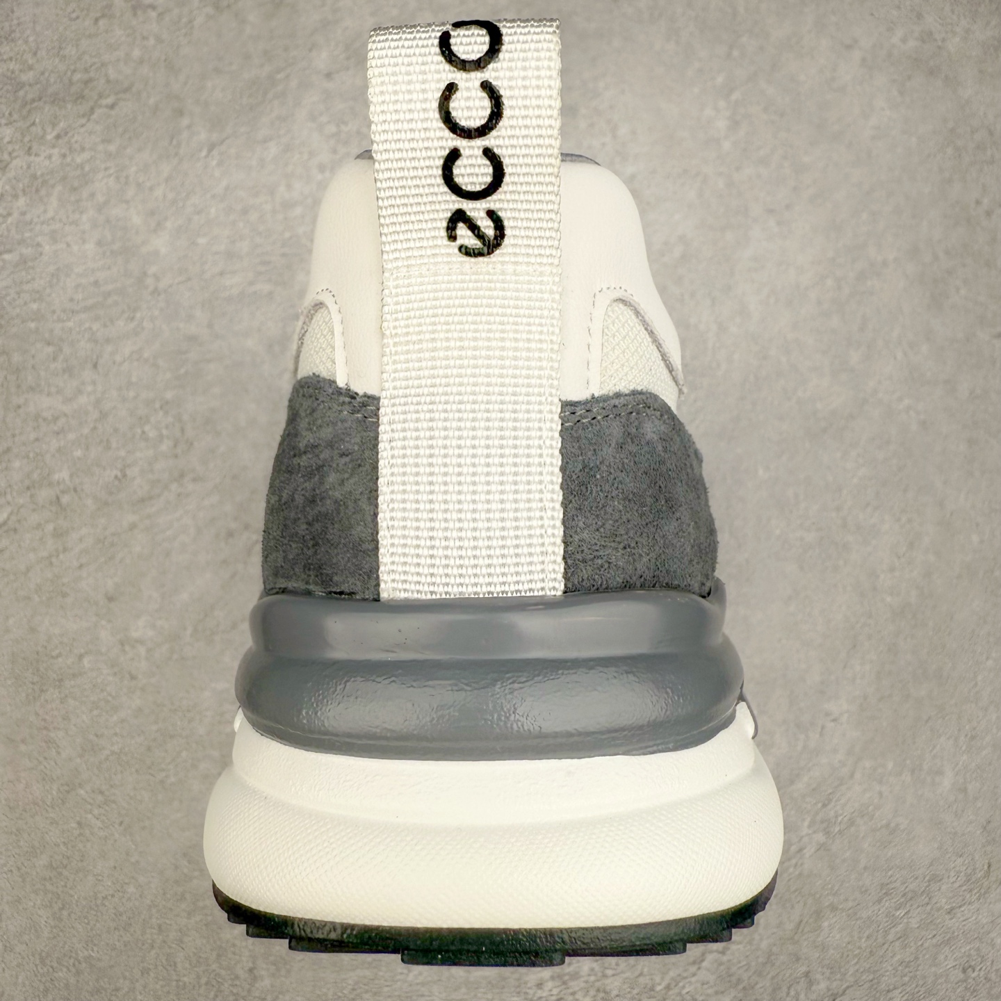 图片[8]-ECCO爱步男鞋夏季新款时尚运动鞋 潮流拼接华夫鞋健步鞋 复古跑鞋老爹鞋 品质牛皮与反绒剖面牛皮拼接 透气网布促进鞋内空气流动 质感细腻 舒适透气 鞋面撞色设计，打造现代时尚外观 多种材质拼接 休闲百搭 简约利落PU+TPU中底 橡胶大底 抓地力强 轻盈缓震 舒适回弹 具有良好的防滑耐磨性 时尚个性 出街有型 尺码：38 39 40 41 42 43 44（皮鞋码）-选品中心