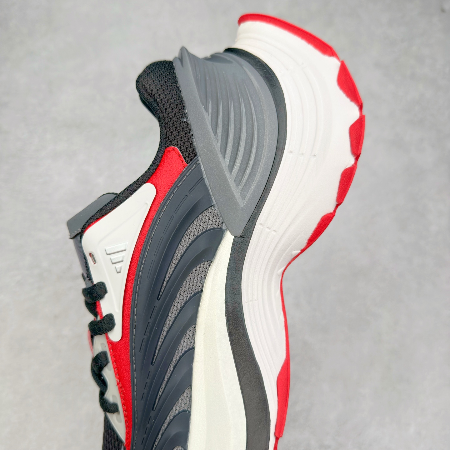 图片[7]-AD XLG MTW系列 舒适百搭防滑耐磨低帮跑步鞋老爹鞋 JR6392 鞋面采用贯穿式银条 完整的线条流畅度带来充分的视觉享受 鞋舌若隐若现的LOGO充满神秘感 夸张的鞋后跟幅度设计 线条感延伸至后跟标志三条杆彰显adidas调性 中底采用LIGHT STRIKE科技 在满足穿搭属性的同时提供舒适的脚感 完整的流线型设计语言 从鞋面贯穿到鞋底以及鞋花纹路 颜值与实力兼具 秀场与日常皆融 未来已来 让我们继续期待 实拍调校N版已经零色差零失真 百分百还原实物色彩所见即所得 不存在货不对板色差等低级问题 选购参考实物拍摄 不混卖不参货 只用心做好货严格选品 承诺混一赔十 尺码：36 36.5 37.5 38 38.5 39 40 40.5 41 42 42.5 43 44 44.5 45-选品中心