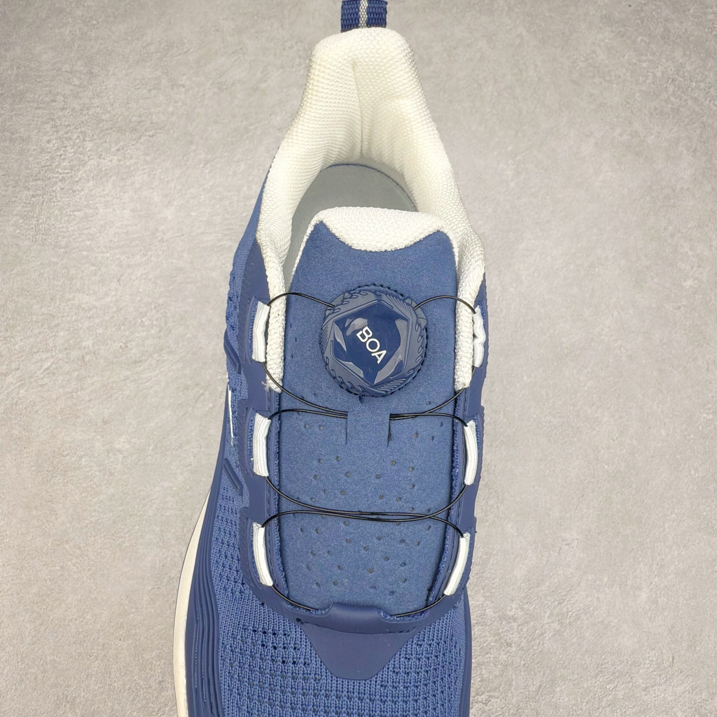 图片[5]-＃HP DESCENTE Enerzite 迪桑特泡棉科技中底舒适BOA系带系统低帮跑步鞋 DESCENTE（迪桑特）创立于1935年，品牌名取自法语词汇，意为“滑降”。品牌箭头标识代表滑雪的三种技术“高速直线滑行”、“穿越”和“侧滑”，也寓意品牌在打造高端专业运动产品中不断追求完美的创新精神，致力于成为中国高端专业滑雪、综训、女子、铁人三项、高尔夫的第一品牌。尺码：39 40 40.5 41 42 42.5 43 44 44.5 45-选品中心