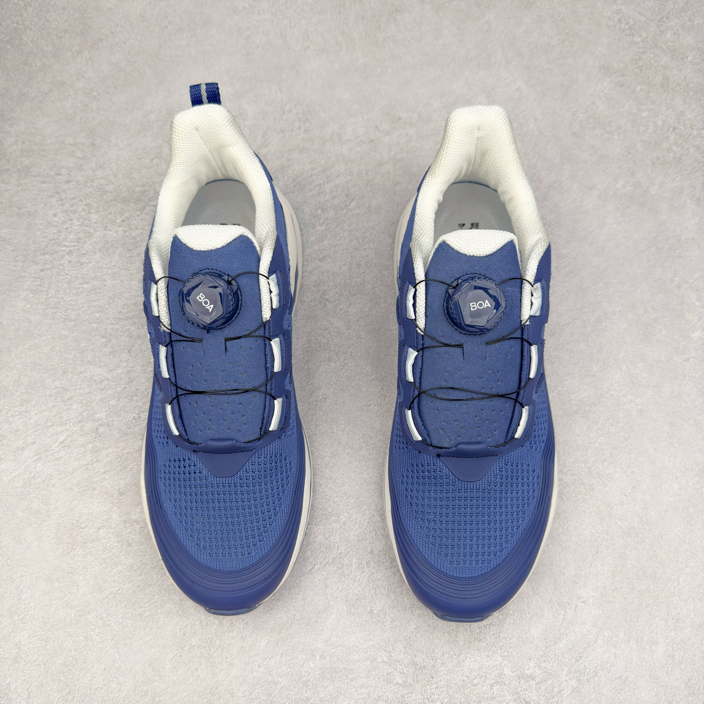 图片[2]-＃HP DESCENTE Enerzite 迪桑特泡棉科技中底舒适BOA系带系统低帮跑步鞋 DESCENTE（迪桑特）创立于1935年，品牌名取自法语词汇，意为“滑降”。品牌箭头标识代表滑雪的三种技术“高速直线滑行”、“穿越”和“侧滑”，也寓意品牌在打造高端专业运动产品中不断追求完美的创新精神，致力于成为中国高端专业滑雪、综训、女子、铁人三项、高尔夫的第一品牌。尺码：39 40 40.5 41 42 42.5 43 44 44.5 45-选品中心