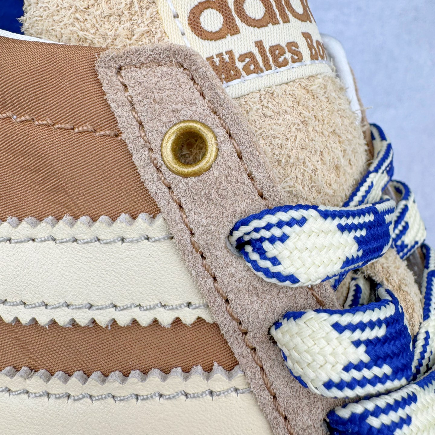 图片[15]-＃纯原福利 Song for the Mute x AD Originals SFTM-003 联名款复古慢跑鞋 Originals与时装品牌Song for the Mute即将迎来第三个合作系列 这个系列主打的也是怀旧的氛围 采用了Country OG这个诞生于上世纪70年代的鞋款 尼龙和绒面革的梦幻拼接 低调而富有质感 呈现SFTM一贯的面料美学 三款不同风格的配色 亮点十足的斑点鞋带 体现怀旧主义和前卫设计无缝交织 鞋款采用了低帮的造型 方便日常穿着 同时对于外底做了处理 皮革材质和尼龙布材质的组合也更具是时代感 系列此次会推出三个配色 分别以蓝、黑、灰色为主 雾霾灰IH7519 阴阳灰ID3546 水月蓝ID3545 尺码：36 36.5 37 38 38.5 39 40 40.5 41 42 42.5 43 44 44.5 45-选品中心