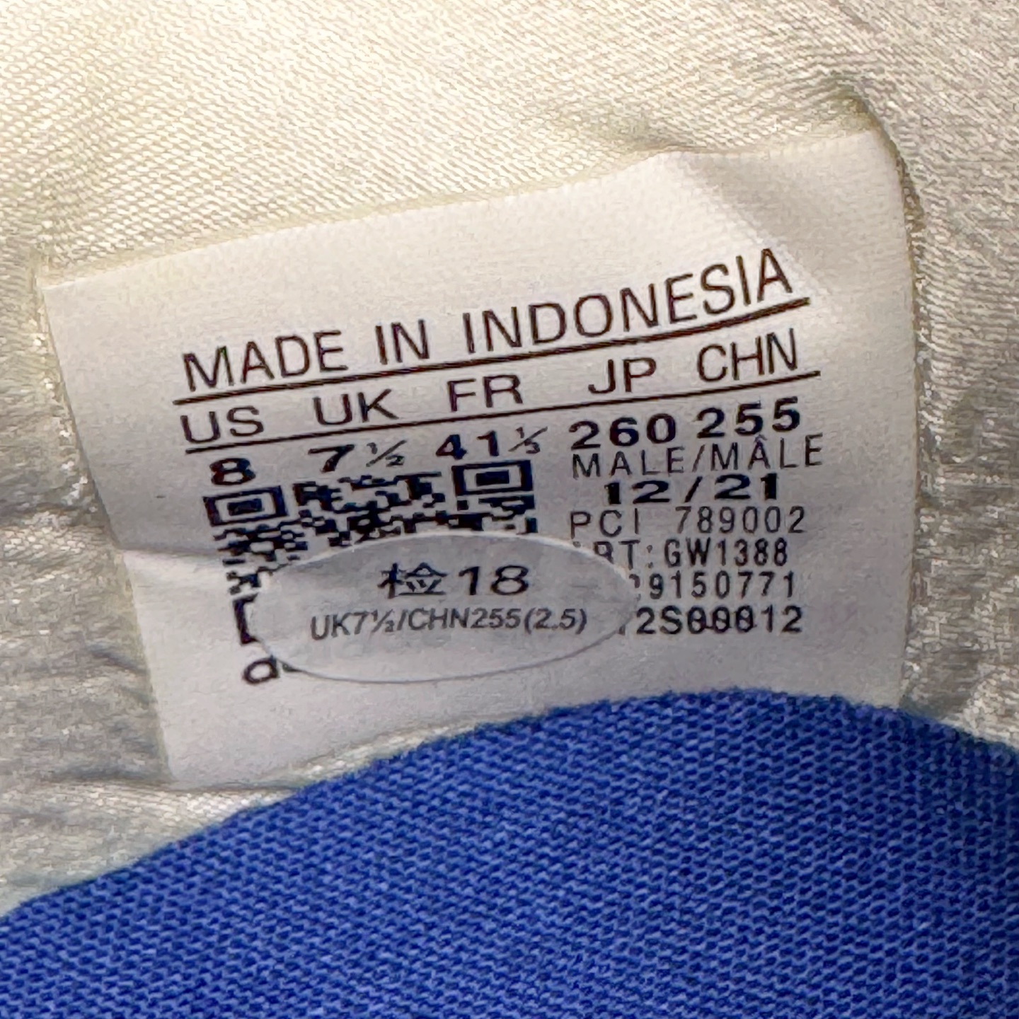 图片[10]-＃纯原福利 Song for the Mute x AD Originals SFTM-003 联名款复古慢跑鞋 Originals与时装品牌Song for the Mute即将迎来第三个合作系列 这个系列主打的也是怀旧的氛围 采用了Country OG这个诞生于上世纪70年代的鞋款 尼龙和绒面革的梦幻拼接 低调而富有质感 呈现SFTM一贯的面料美学 三款不同风格的配色 亮点十足的斑点鞋带 体现怀旧主义和前卫设计无缝交织 鞋款采用了低帮的造型 方便日常穿着 同时对于外底做了处理 皮革材质和尼龙布材质的组合也更具是时代感 系列此次会推出三个配色 分别以蓝、黑、灰色为主 雾霾灰IH7519 阴阳灰ID3546 水月蓝ID3545 尺码：36 36.5 37 38 38.5 39 40 40.5 41 42 42.5 43 44 44.5 45-选品中心