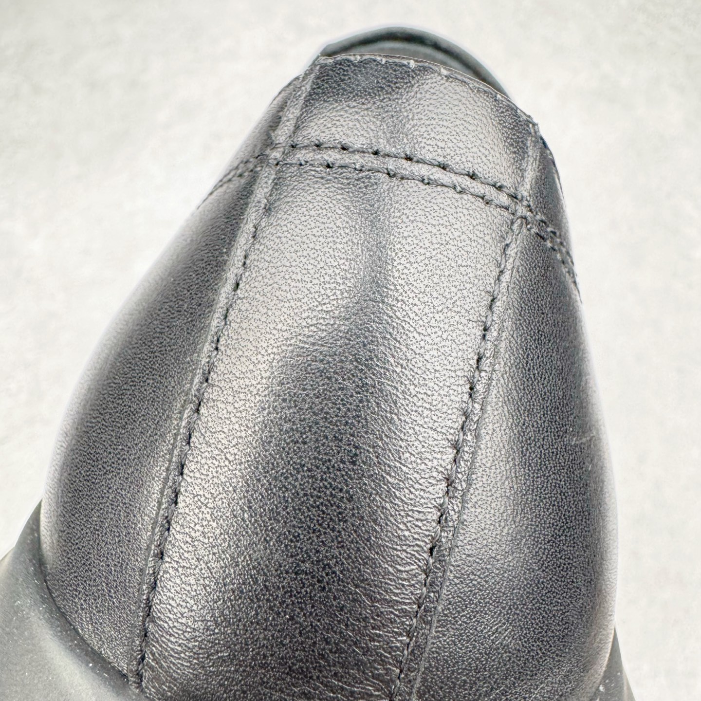 图片[15]-＃GD广顶 RICK OWENS/RO 瑞克·欧文斯低帮皮面时尚运动板鞋 二级市场已经7K以上 平台客户随意卖四位数 RO广东原厂出品 纯原天花板 原版一比一复刻 冲正绝不翻车 还原度达到百分之98以上 原楦开发纸版版型 ZP拆解原版1：1复模裁片纸版 力求做到0错位 这样才能达到和zp一致的鞋型味道 采用进口cnc数控机床开发对版独家tpu奶香大底 区别于市场所有版本 zp同源全头层粒面小牛皮 达到和zp一致手感 原厂进口细纹布 万邦订购原厂高弹粉红色海绵 内里搭配软质细腻羊皮 TPU高密度大底 软硬度透光度高已经测试和原版一致 尺码：39 40 41 42 43 44 45 46-选品中心