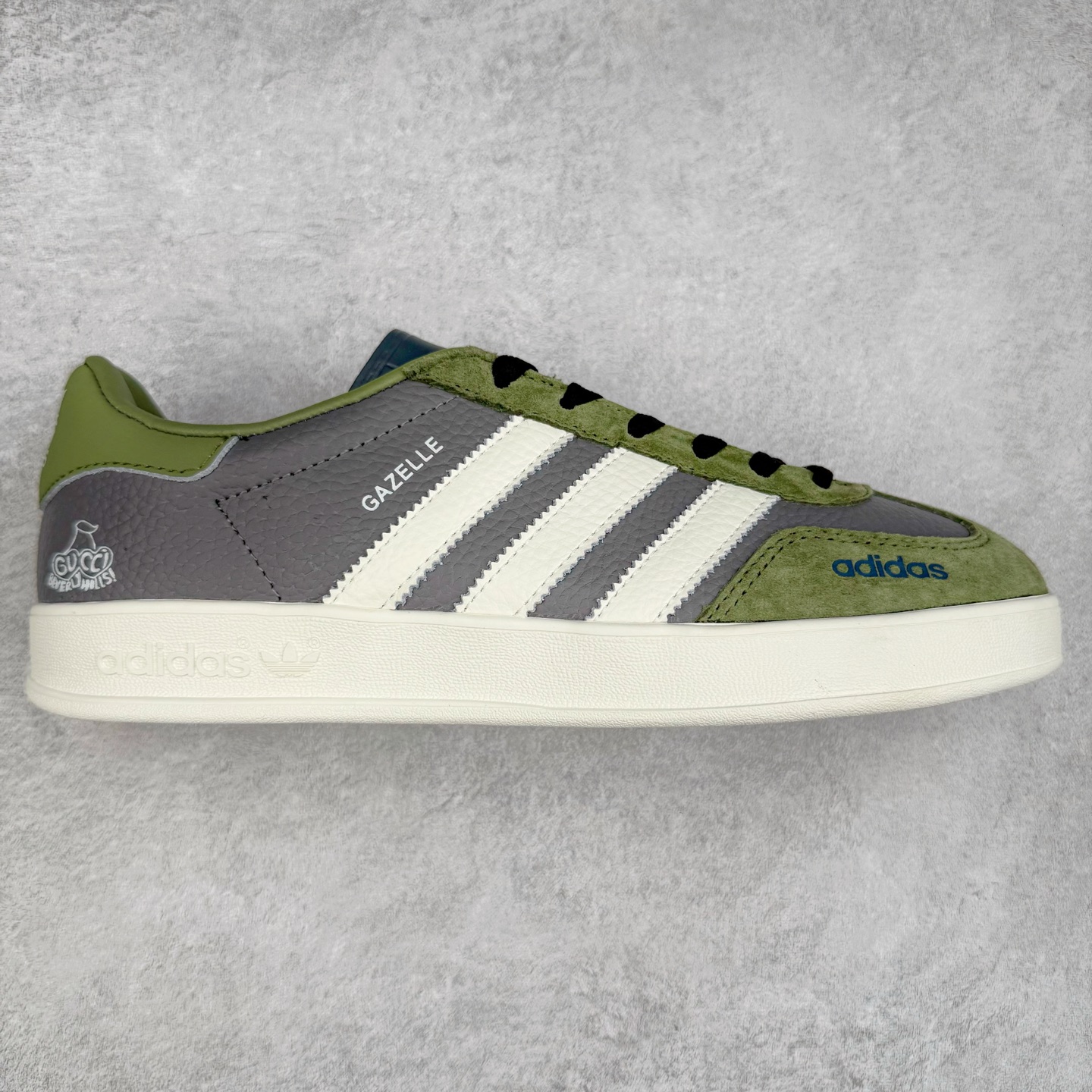 ＃C2 AD Gazelle Indoor Trainers 羚羊内训系列低帮复古百搭休闲运动德训风板鞋 DD6608 90年代经典的复刻版！自60年代以足球训练鞋面世以来,Gazelle就以其经典设计席卷全球。1991年版本的复刻,再造经典Gazelle。采用皮革打造,搭配浊色细节,让这款经典更加简约。尺码：36 36⅔ 37⅓ 38 38⅔ 39⅓ 40 40⅔ 41⅓ 42 42⅔ 43⅓ 44⅓ 44⅔ 45-选品中心