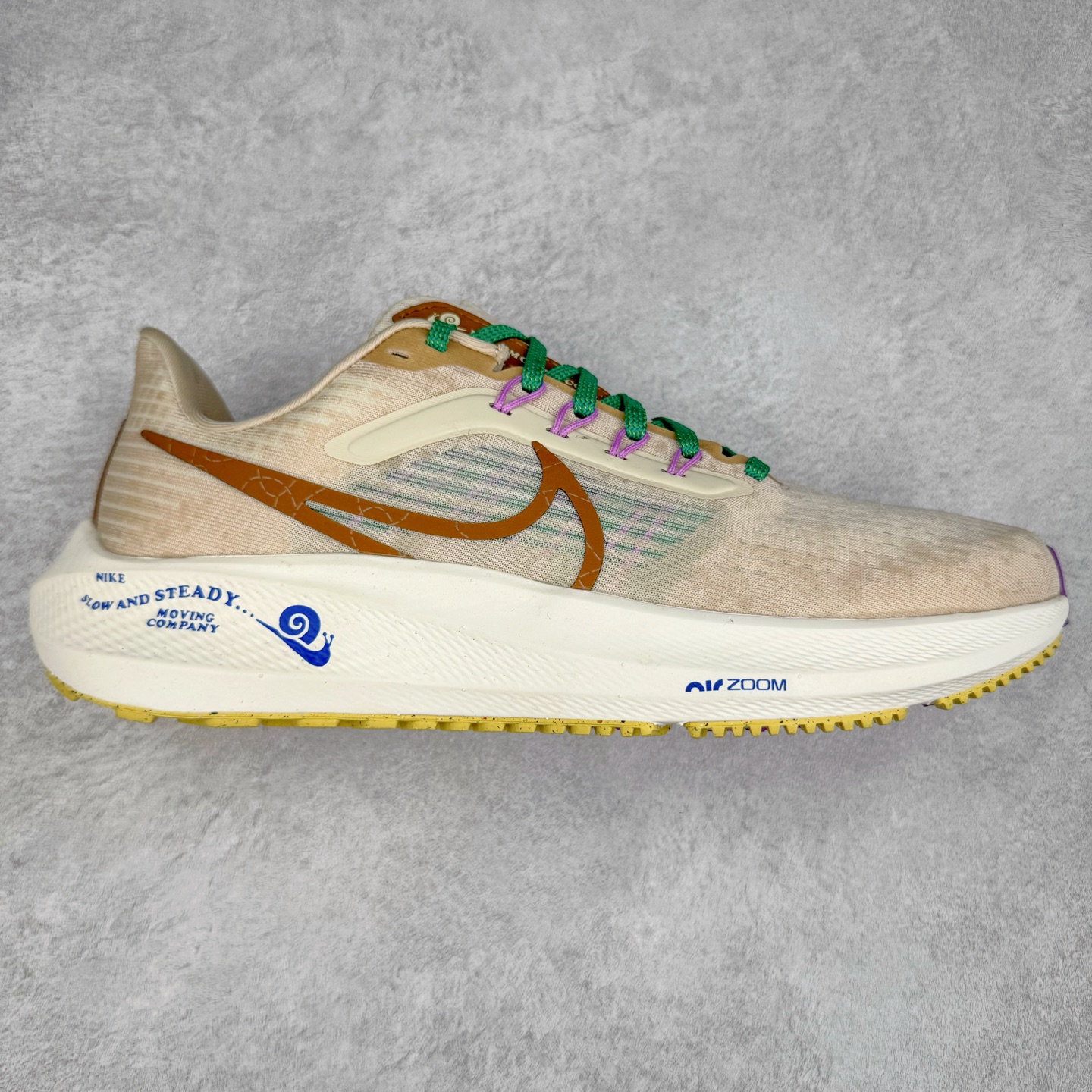 图片[3]-＃TG纯原 NK Zoom Pegasus 飞马39代马拉松系列网面透气缓震疾速跑鞋 独家渠道 市面未流通批次 奥莱直播间499 599一样的东西 碾压市面现存所有版本 公司一样的东西 超值回馈 帮你省钱 拥有 Zoom Air 一如既往的稳定感和流畅感 鞋面采用工程网眼设计 为特定高热区域营造出色透气性 进一步增加鞋面的穿孔数量 让足部能够快速散热 中足搭配 Flywire 飞线 在高速运动时营造舒适稳定的贴合感 内置Zoon气垫加持 动力十足 尺码：36 36.5 37.5 38 38.5 39 40 40.5 41 42 42.5 43 44 44.5 45-选品中心