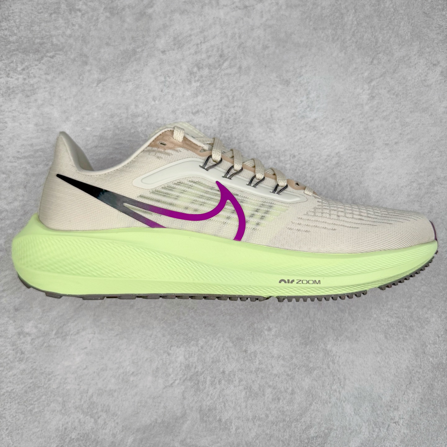 图片[8]-＃TG纯原 NK Zoom Pegasus 飞马39代马拉松系列网面透气缓震疾速跑鞋 独家渠道 市面未流通批次 奥莱直播间499 599一样的东西 碾压市面现存所有版本 公司一样的东西 超值回馈 帮你省钱 拥有 Zoom Air 一如既往的稳定感和流畅感 鞋面采用工程网眼设计 为特定高热区域营造出色透气性 进一步增加鞋面的穿孔数量 让足部能够快速散热 中足搭配 Flywire 飞线 在高速运动时营造舒适稳定的贴合感 内置Zoon气垫加持 动力十足 尺码：36 36.5 37.5 38 38.5 39 40 40.5 41 42 42.5 43 44 44.5 45-选品中心