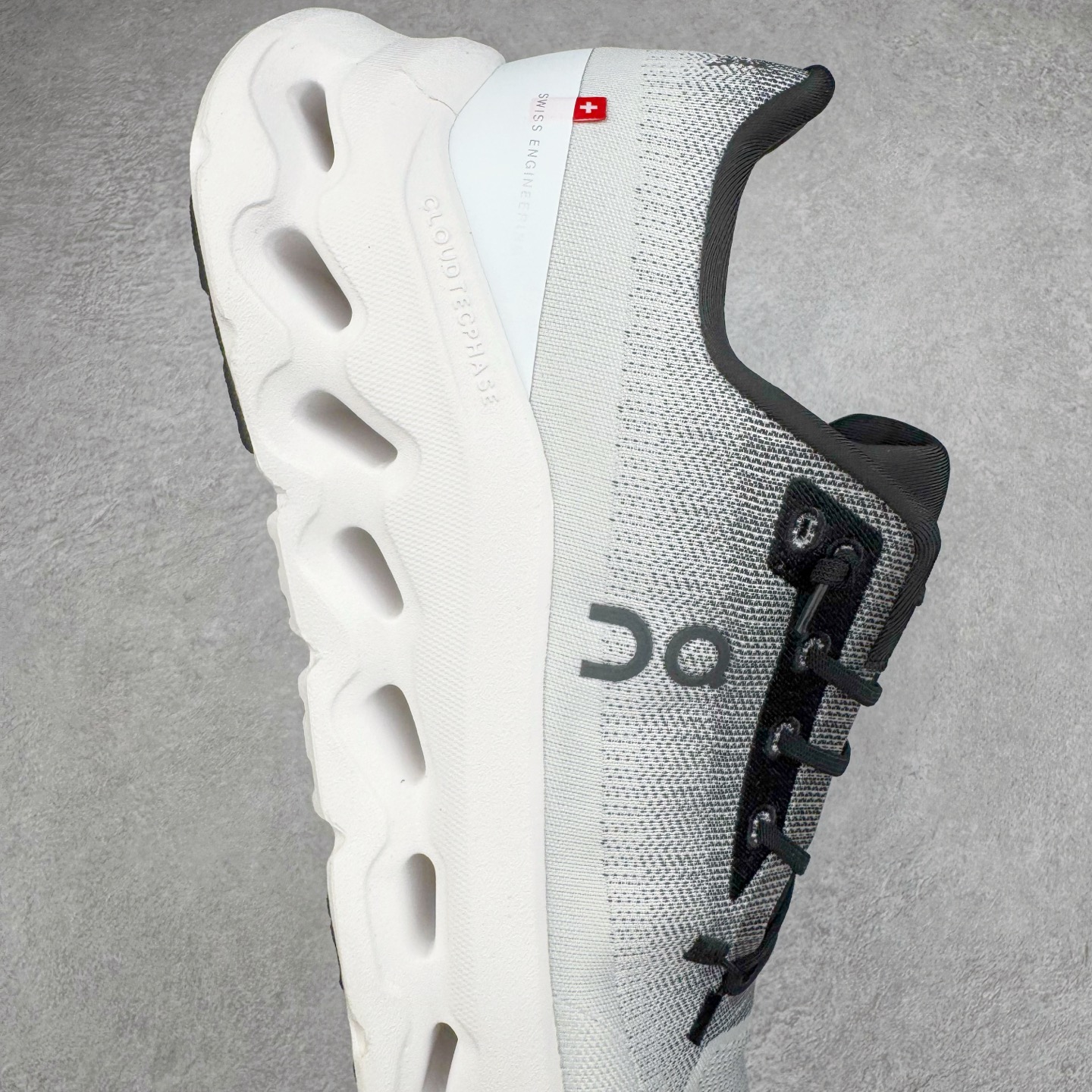 图片[6]-On Cloudmonster 2 昂跑减震生活休闲鞋 此运动品牌 开创于2010年 缓震着陆、强效回弹、轻柔质感的设计构思始终是ON研制关键 与此同时基于“为全球提供革新性的跑步感受”信念 陆续推出了多款跑鞋及其以专业运动人体跑步工程学为设计关键的功能性跑步服饰设备 让跑者不费力气地畅快畅跑 尺码：36 36.5 37.5 38 38.5 39 40 40.5 41 42 42.5 43 44 44.5 45-选品中心