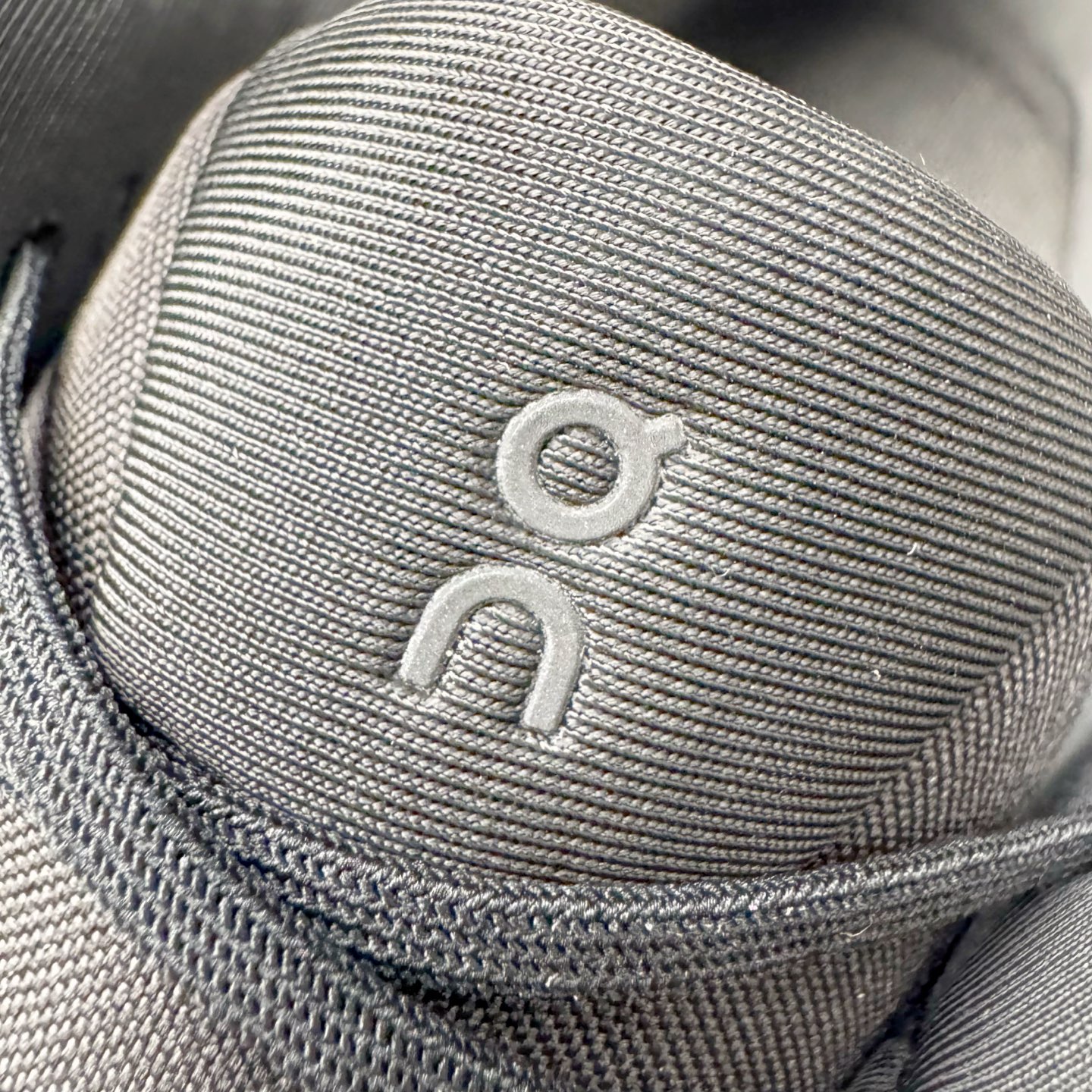 图片[11]-On Cloudmonster 2 昂跑减震生活休闲鞋 此运动品牌 开创于2010年 缓震着陆、强效回弹、轻柔质感的设计构思始终是ON研制关键 与此同时基于“为全球提供革新性的跑步感受”信念 陆续推出了多款跑鞋及其以专业运动人体跑步工程学为设计关键的功能性跑步服饰设备 让跑者不费力气地畅快畅跑 尺码：36 36.5 37.5 38 38.5 39 40 40.5 41 42 42.5 43 44 44.5 45-选品中心