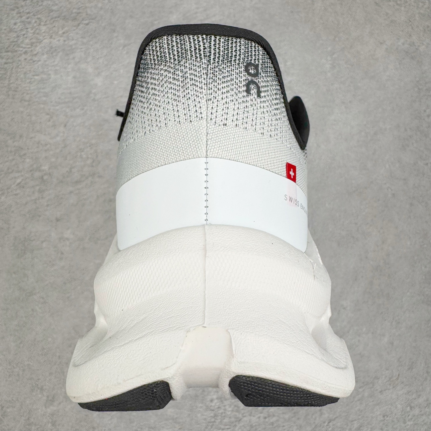 图片[8]-On Cloudmonster 2 昂跑减震生活休闲鞋 此运动品牌 开创于2010年 缓震着陆、强效回弹、轻柔质感的设计构思始终是ON研制关键 与此同时基于“为全球提供革新性的跑步感受”信念 陆续推出了多款跑鞋及其以专业运动人体跑步工程学为设计关键的功能性跑步服饰设备 让跑者不费力气地畅快畅跑 尺码：36 36.5 37.5 38 38.5 39 40 40.5 41 42 42.5 43 44 44.5 45-选品中心