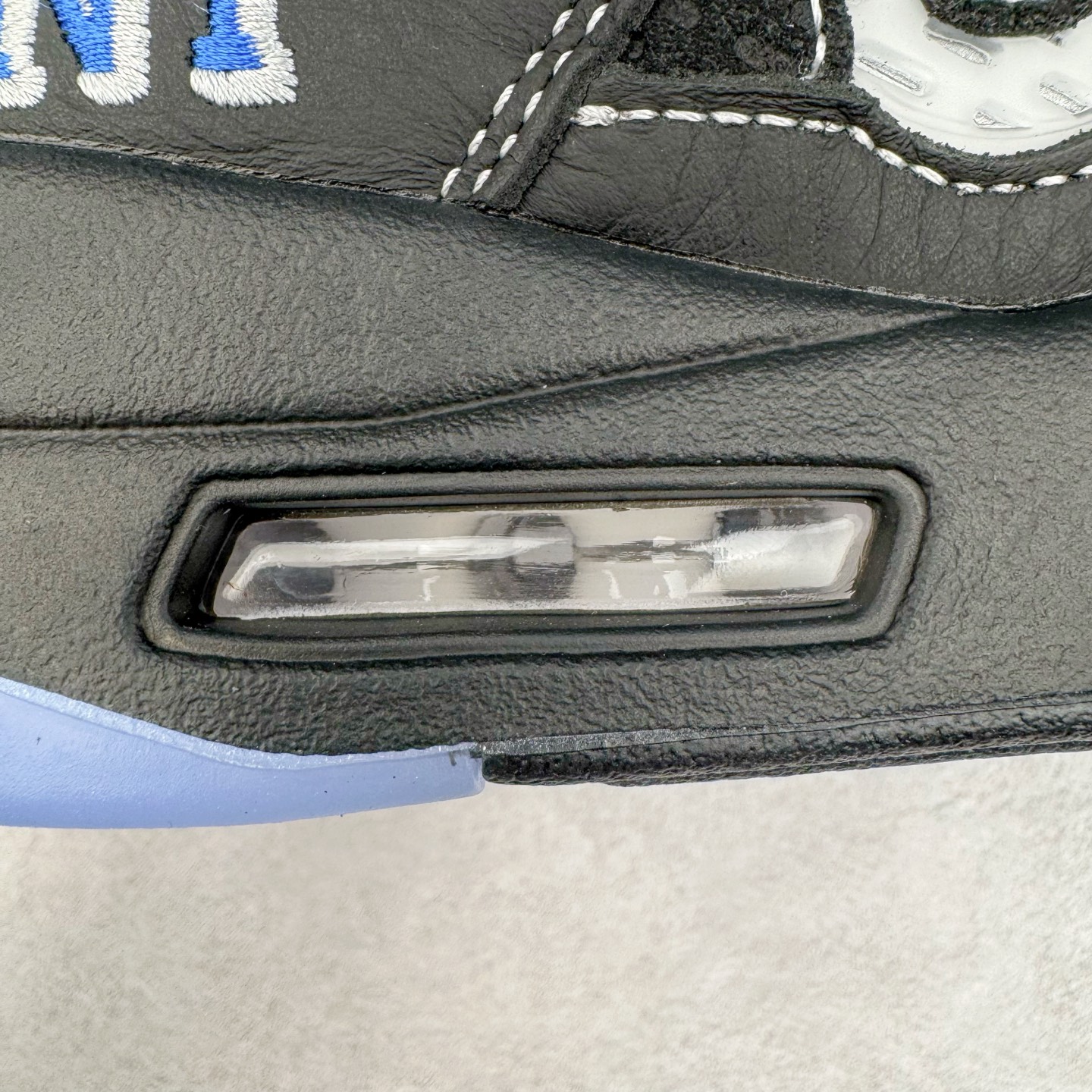 图片[17]-＃K版 Awake NY x Air Jordan AJ5 联名黑蓝 DV4982-004 原厂全套原楦原纸板磨具开发 原厂皮料加持 原厂港宝加持定型后跟R度完美 同源原厂电绣 飞人针数密度立体效果一致 原厂拉帮手法 原厂配置纸衬高频鞋盒 原厂指令配双鞋带 原厂TPU网格鞋带扣 超高鞋面清洁度 最高QC检验标准 控制溢胶瑕疵 到手可放心比对发售原鞋 上脚百分百充正驾驭 尺码：36 36.5 37.5 38 38.5 39 40 40.5 41 42 42.5 43 44 44.5 45 46 47.5 48.5-选品中心