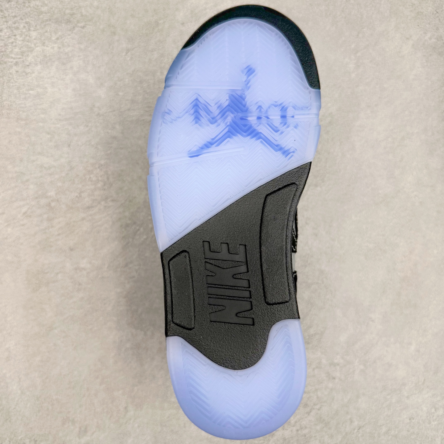 图片[9]-＃K版 Awake NY x Air Jordan AJ5 联名黑蓝 DV4982-004 原厂全套原楦原纸板磨具开发 原厂皮料加持 原厂港宝加持定型后跟R度完美 同源原厂电绣 飞人针数密度立体效果一致 原厂拉帮手法 原厂配置纸衬高频鞋盒 原厂指令配双鞋带 原厂TPU网格鞋带扣 超高鞋面清洁度 最高QC检验标准 控制溢胶瑕疵 到手可放心比对发售原鞋 上脚百分百充正驾驭 尺码：36 36.5 37.5 38 38.5 39 40 40.5 41 42 42.5 43 44 44.5 45 46 47.5 48.5-选品中心