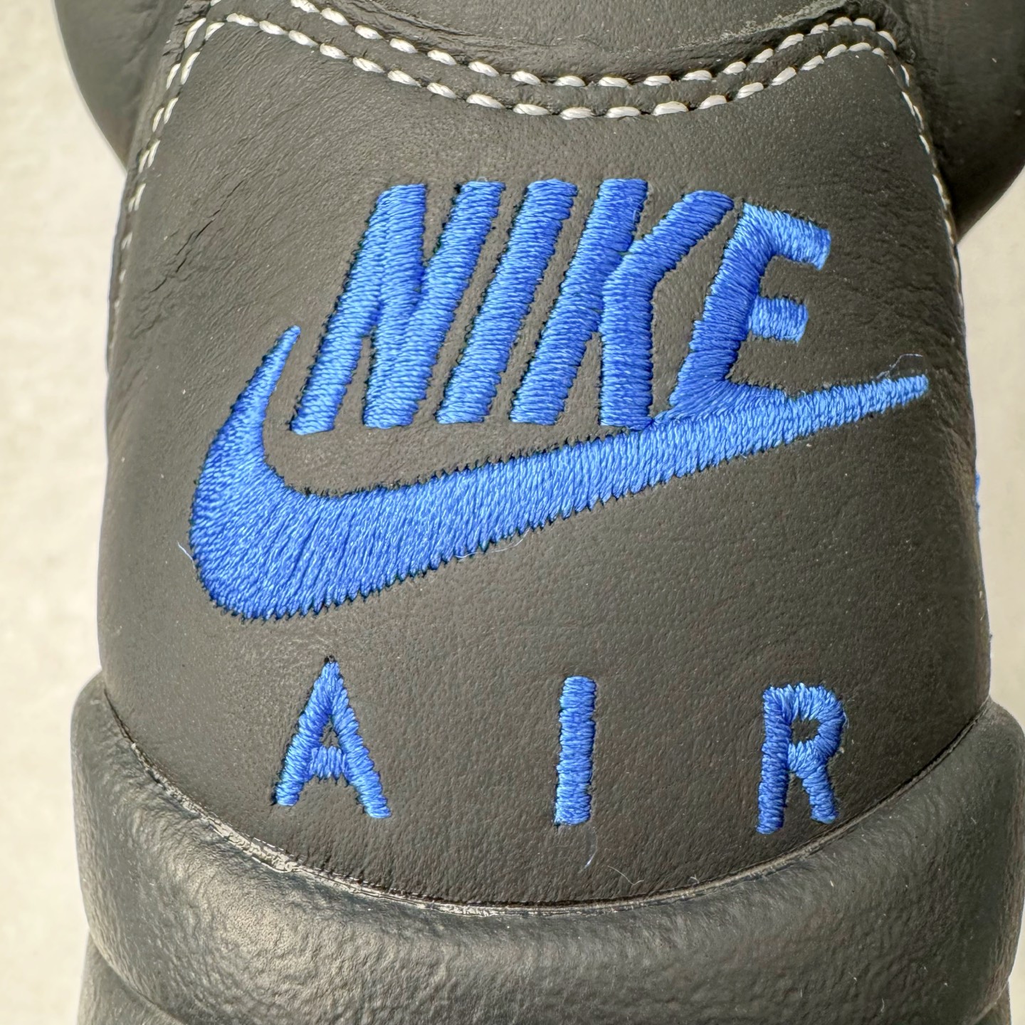 图片[22]-＃K版 Awake NY x Air Jordan AJ5 联名黑蓝 DV4982-004 原厂全套原楦原纸板磨具开发 原厂皮料加持 原厂港宝加持定型后跟R度完美 同源原厂电绣 飞人针数密度立体效果一致 原厂拉帮手法 原厂配置纸衬高频鞋盒 原厂指令配双鞋带 原厂TPU网格鞋带扣 超高鞋面清洁度 最高QC检验标准 控制溢胶瑕疵 到手可放心比对发售原鞋 上脚百分百充正驾驭 尺码：36 36.5 37.5 38 38.5 39 40 40.5 41 42 42.5 43 44 44.5 45 46 47.5 48.5-选品中心