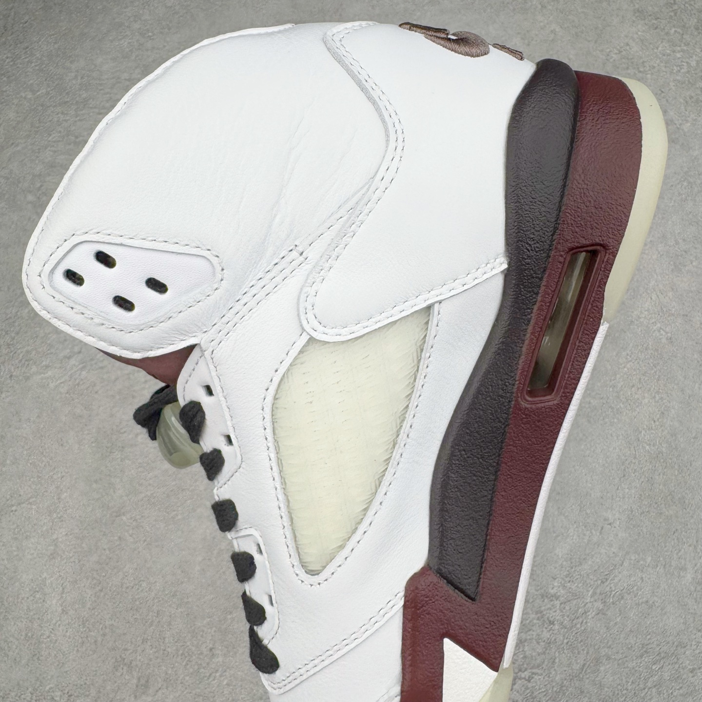 图片[7]-＃纯原 A Ma Maniére x Air Jordan AJ5 “Burgundy Crush” AMM联名白酒红 IB1528-100 SZ原厂全套原楦原纸板磨具开发 原厂皮料加持 原厂港宝加持定型后跟R度完美 同源原厂电绣 飞人针数密度立体效果一致 原厂拉帮手法 原厂配置纸衬高频鞋盒 原厂指令配双鞋带 原厂TPU网格鞋带扣 超高鞋面清洁度 最高QC检验标准 控制溢胶瑕疵 到手可放心比对发售原鞋 上脚百分百充正驾驭 尺码：40 40.5 41 42 42.5 43 44 44.5 45 46 47.5-选品中心