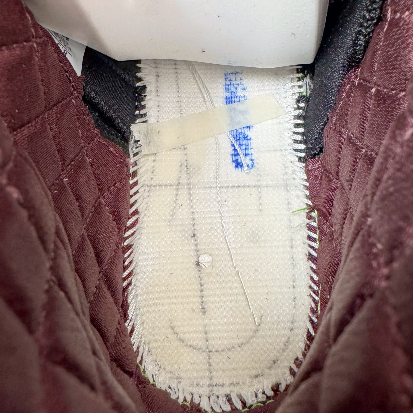 图片[11]-＃纯原 A Ma Maniére x Air Jordan AJ5 “Burgundy Crush” AMM联名白酒红 IB1528-100 SZ原厂全套原楦原纸板磨具开发 原厂皮料加持 原厂港宝加持定型后跟R度完美 同源原厂电绣 飞人针数密度立体效果一致 原厂拉帮手法 原厂配置纸衬高频鞋盒 原厂指令配双鞋带 原厂TPU网格鞋带扣 超高鞋面清洁度 最高QC检验标准 控制溢胶瑕疵 到手可放心比对发售原鞋 上脚百分百充正驾驭 尺码：40 40.5 41 42 42.5 43 44 44.5 45 46 47.5-选品中心