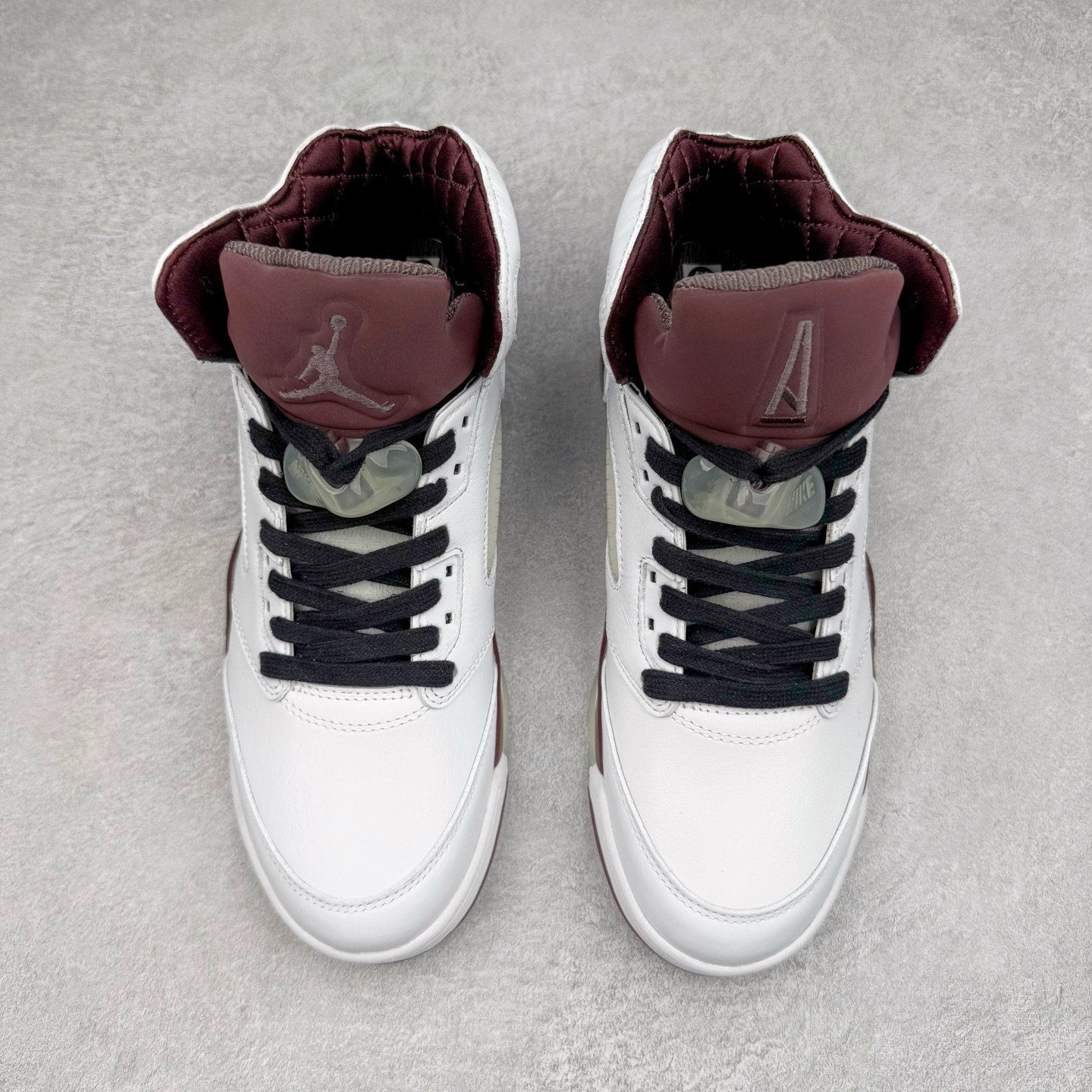 图片[2]-＃纯原 A Ma Maniére x Air Jordan AJ5 “Burgundy Crush” AMM联名白酒红 IB1528-100 SZ原厂全套原楦原纸板磨具开发 原厂皮料加持 原厂港宝加持定型后跟R度完美 同源原厂电绣 飞人针数密度立体效果一致 原厂拉帮手法 原厂配置纸衬高频鞋盒 原厂指令配双鞋带 原厂TPU网格鞋带扣 超高鞋面清洁度 最高QC检验标准 控制溢胶瑕疵 到手可放心比对发售原鞋 上脚百分百充正驾驭 尺码：40 40.5 41 42 42.5 43 44 44.5 45 46 47.5-选品中心