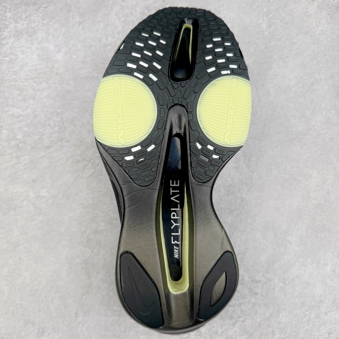 图片[9]-＃JC纯原 NK Air Zoom Alphafly NEXT% 3 2024全新马拉松超级跑鞋 HV6350-001 有史以来最轻盈、测试次数最多的NK Alphafly 经过精英马拉松运动员的测试验证 并搭载Air Zoom气垫 旨在助力跑者实现突破 取得更佳的成绩 在开发过程中 Alphafly 3帮助耐克运动员凯尔文·基普图姆（Kelvin Kiptum）以2：00：35的成绩刷新了马拉松世界纪录 Alphafly的动力设计没有改变——Air Zoom气垫单元、Flyplate碳纤维板和ZoomX泡绵 但是整体系统的制作方法略有调整 优化和提升了对运动员的帮助 主要更新包括一体式鞋底 提供顺畅稳定的“后跟到脚趾”过渡；更宽的全长Flyplate碳纤维板提供稳定助推力 全新Fast Shot外底保证出色牵引力和抓地力 全新Atomknit 3.0鞋面提供更强的控制力、透气性和中足支撑力 尺码：36 36.5 37.5 38 38.5 39 40 40.5 41 42 42.5 43 44 44.5 45 46-选品中心