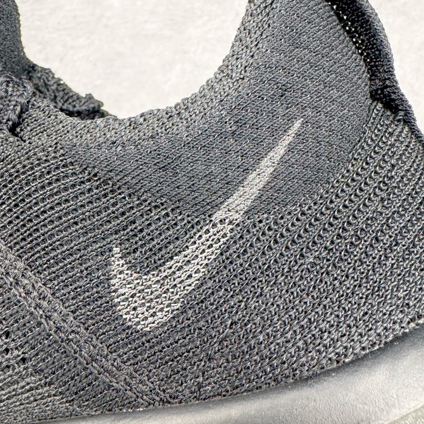 图片[13]-＃JC纯原 NK Air Zoom Alphafly NEXT% 3 2024全新马拉松超级跑鞋 HV6350-001 有史以来最轻盈、测试次数最多的NK Alphafly 经过精英马拉松运动员的测试验证 并搭载Air Zoom气垫 旨在助力跑者实现突破 取得更佳的成绩 在开发过程中 Alphafly 3帮助耐克运动员凯尔文·基普图姆（Kelvin Kiptum）以2：00：35的成绩刷新了马拉松世界纪录 Alphafly的动力设计没有改变——Air Zoom气垫单元、Flyplate碳纤维板和ZoomX泡绵 但是整体系统的制作方法略有调整 优化和提升了对运动员的帮助 主要更新包括一体式鞋底 提供顺畅稳定的“后跟到脚趾”过渡；更宽的全长Flyplate碳纤维板提供稳定助推力 全新Fast Shot外底保证出色牵引力和抓地力 全新Atomknit 3.0鞋面提供更强的控制力、透气性和中足支撑力 尺码：36 36.5 37.5 38 38.5 39 40 40.5 41 42 42.5 43 44 44.5 45 46-选品中心