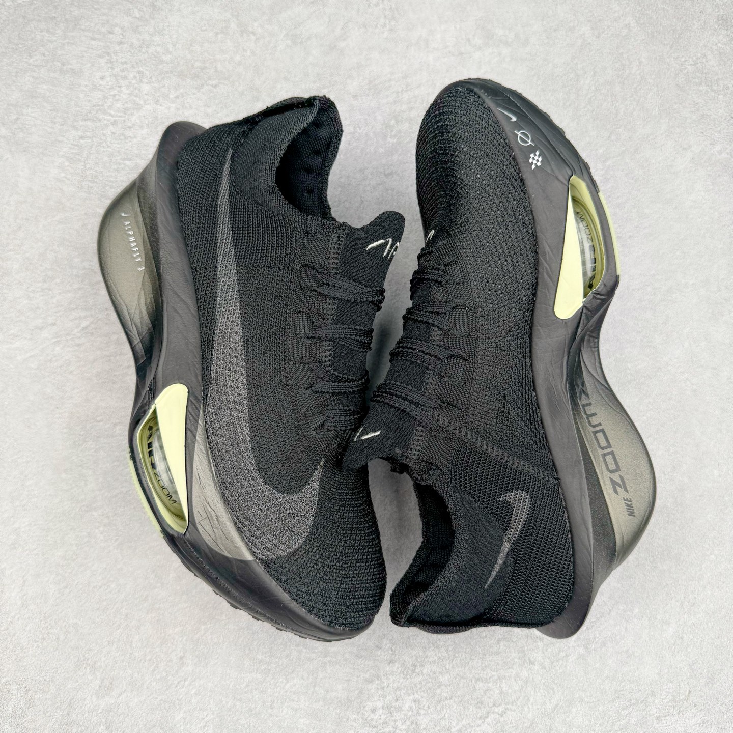 图片[3]-＃JC纯原 NK Air Zoom Alphafly NEXT% 3 2024全新马拉松超级跑鞋 HV6350-001 有史以来最轻盈、测试次数最多的NK Alphafly 经过精英马拉松运动员的测试验证 并搭载Air Zoom气垫 旨在助力跑者实现突破 取得更佳的成绩 在开发过程中 Alphafly 3帮助耐克运动员凯尔文·基普图姆（Kelvin Kiptum）以2：00：35的成绩刷新了马拉松世界纪录 Alphafly的动力设计没有改变——Air Zoom气垫单元、Flyplate碳纤维板和ZoomX泡绵 但是整体系统的制作方法略有调整 优化和提升了对运动员的帮助 主要更新包括一体式鞋底 提供顺畅稳定的“后跟到脚趾”过渡；更宽的全长Flyplate碳纤维板提供稳定助推力 全新Fast Shot外底保证出色牵引力和抓地力 全新Atomknit 3.0鞋面提供更强的控制力、透气性和中足支撑力 尺码：36 36.5 37.5 38 38.5 39 40 40.5 41 42 42.5 43 44 44.5 45 46-选品中心