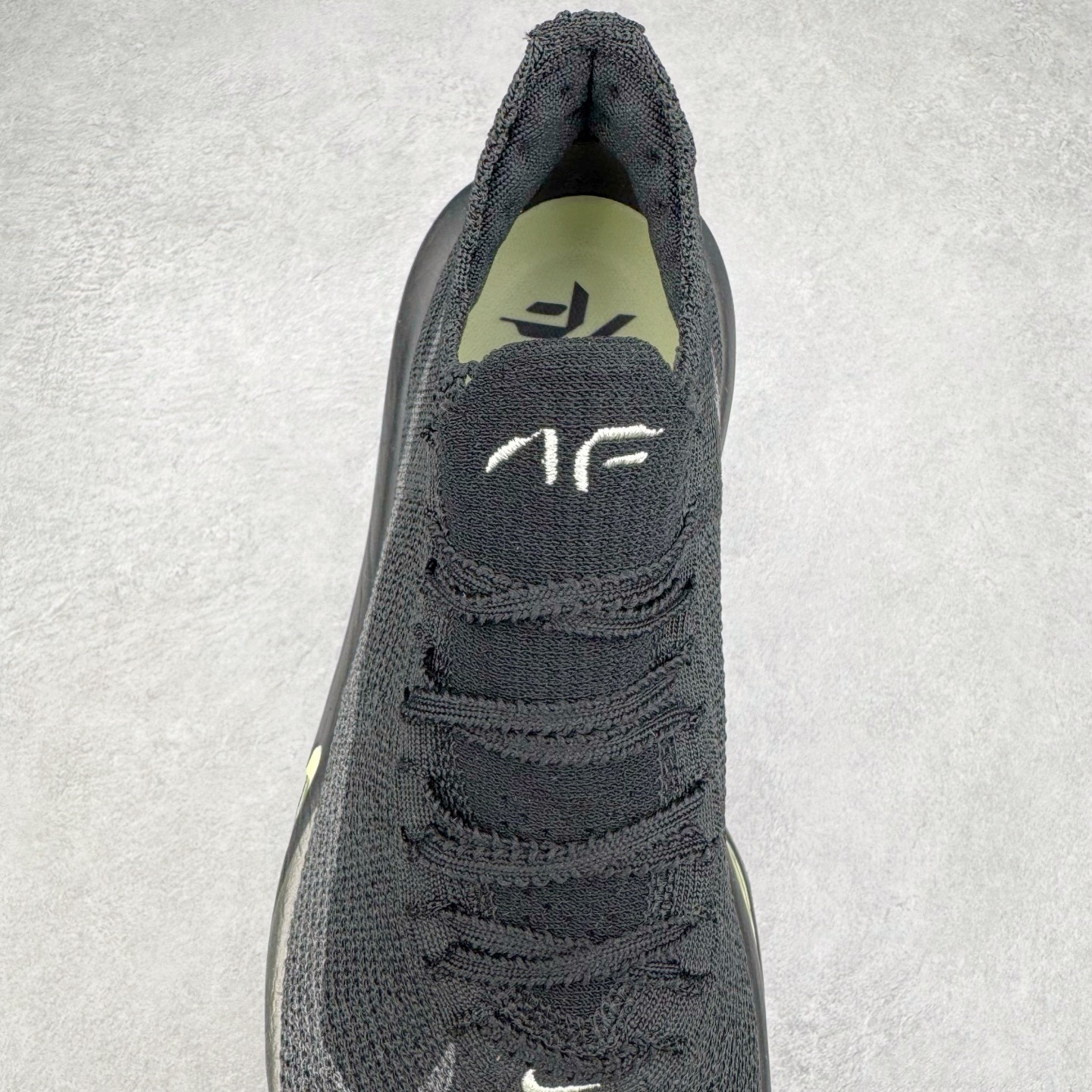 图片[5]-＃JC纯原 NK Air Zoom Alphafly NEXT% 3 2024全新马拉松超级跑鞋 HV6350-001 有史以来最轻盈、测试次数最多的NK Alphafly 经过精英马拉松运动员的测试验证 并搭载Air Zoom气垫 旨在助力跑者实现突破 取得更佳的成绩 在开发过程中 Alphafly 3帮助耐克运动员凯尔文·基普图姆（Kelvin Kiptum）以2：00：35的成绩刷新了马拉松世界纪录 Alphafly的动力设计没有改变——Air Zoom气垫单元、Flyplate碳纤维板和ZoomX泡绵 但是整体系统的制作方法略有调整 优化和提升了对运动员的帮助 主要更新包括一体式鞋底 提供顺畅稳定的“后跟到脚趾”过渡；更宽的全长Flyplate碳纤维板提供稳定助推力 全新Fast Shot外底保证出色牵引力和抓地力 全新Atomknit 3.0鞋面提供更强的控制力、透气性和中足支撑力 尺码：36 36.5 37.5 38 38.5 39 40 40.5 41 42 42.5 43 44 44.5 45 46-选品中心