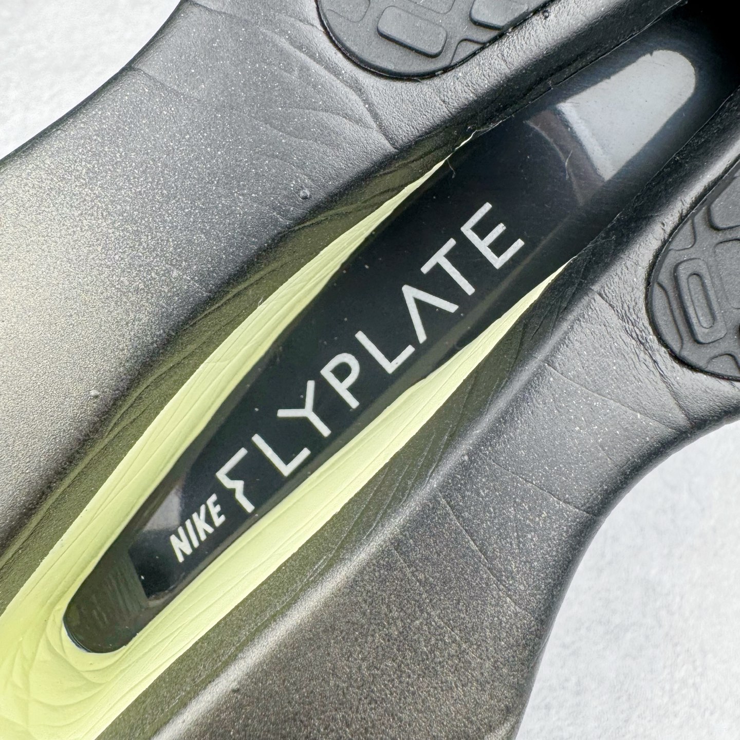 图片[21]-＃JC纯原 NK Air Zoom Alphafly NEXT% 3 2024全新马拉松超级跑鞋 HV6350-001 有史以来最轻盈、测试次数最多的NK Alphafly 经过精英马拉松运动员的测试验证 并搭载Air Zoom气垫 旨在助力跑者实现突破 取得更佳的成绩 在开发过程中 Alphafly 3帮助耐克运动员凯尔文·基普图姆（Kelvin Kiptum）以2：00：35的成绩刷新了马拉松世界纪录 Alphafly的动力设计没有改变——Air Zoom气垫单元、Flyplate碳纤维板和ZoomX泡绵 但是整体系统的制作方法略有调整 优化和提升了对运动员的帮助 主要更新包括一体式鞋底 提供顺畅稳定的“后跟到脚趾”过渡；更宽的全长Flyplate碳纤维板提供稳定助推力 全新Fast Shot外底保证出色牵引力和抓地力 全新Atomknit 3.0鞋面提供更强的控制力、透气性和中足支撑力 尺码：36 36.5 37.5 38 38.5 39 40 40.5 41 42 42.5 43 44 44.5 45 46-选品中心