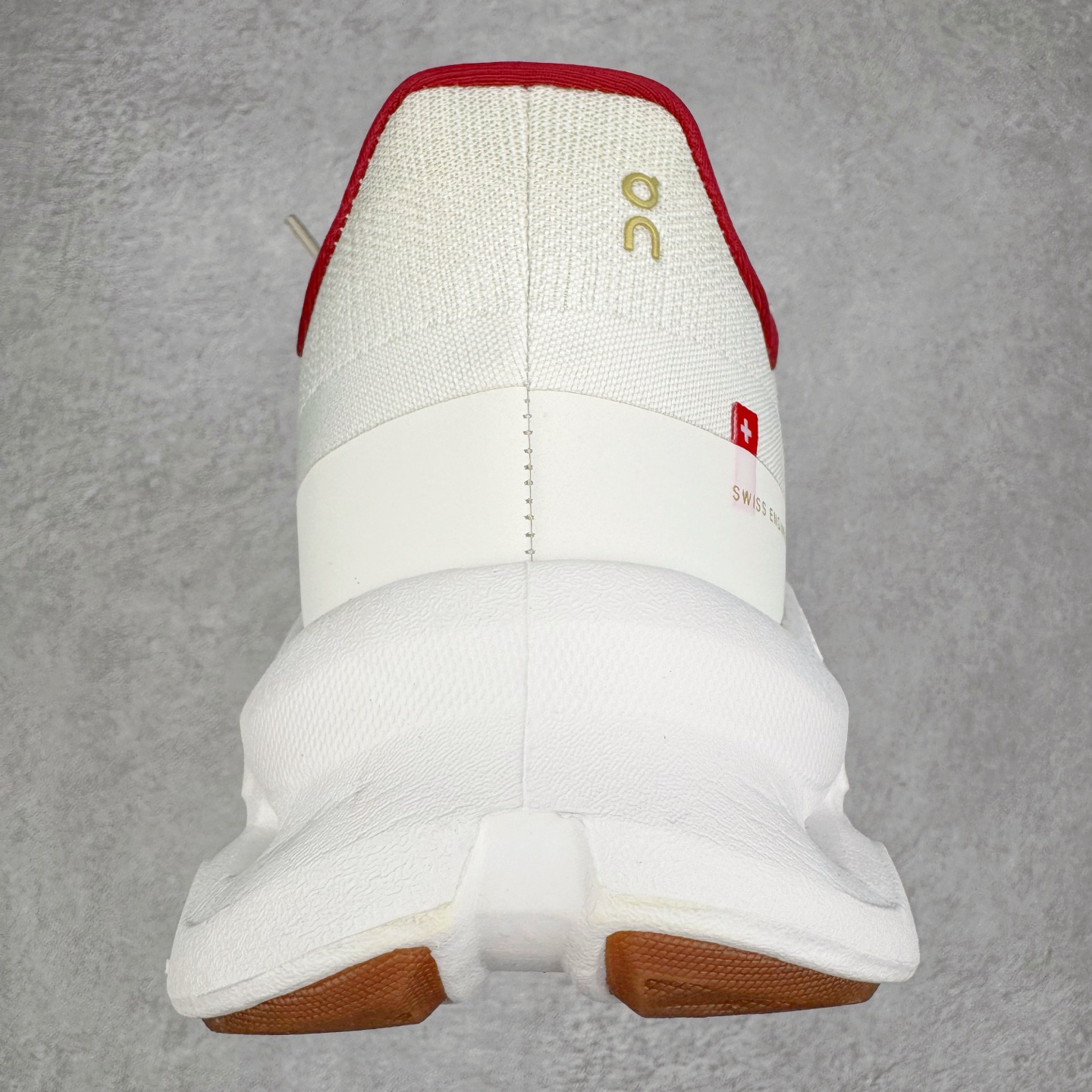 图片[8]-On Cloudmonster 2 昂跑减震生活休闲鞋 此运动品牌 开创于2010年 缓震着陆、强效回弹、轻柔质感的设计构思始终是ON研制关键 与此同时基于“为全球提供革新性的跑步感受”信念 陆续推出了多款跑鞋及其以专业运动人体跑步工程学为设计关键的功能性跑步服饰设备 让跑者不费力气地畅快畅跑 尺码：36 36.5 37.5 38 38.5 39 40 40.5 41 42 42.5 43 44 44.5 45-选品中心