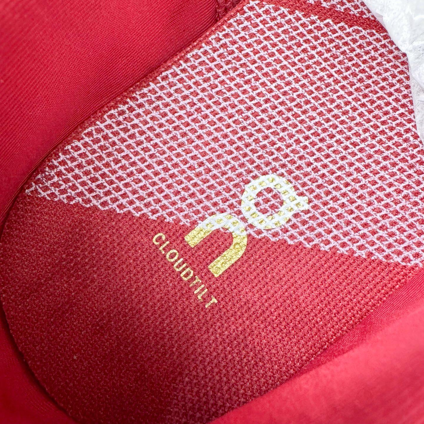 图片[13]-On Cloudmonster 2 昂跑减震生活休闲鞋 此运动品牌 开创于2010年 缓震着陆、强效回弹、轻柔质感的设计构思始终是ON研制关键 与此同时基于“为全球提供革新性的跑步感受”信念 陆续推出了多款跑鞋及其以专业运动人体跑步工程学为设计关键的功能性跑步服饰设备 让跑者不费力气地畅快畅跑 尺码：36 36.5 37.5 38 38.5 39 40 40.5 41 42 42.5 43 44 44.5 45-选品中心