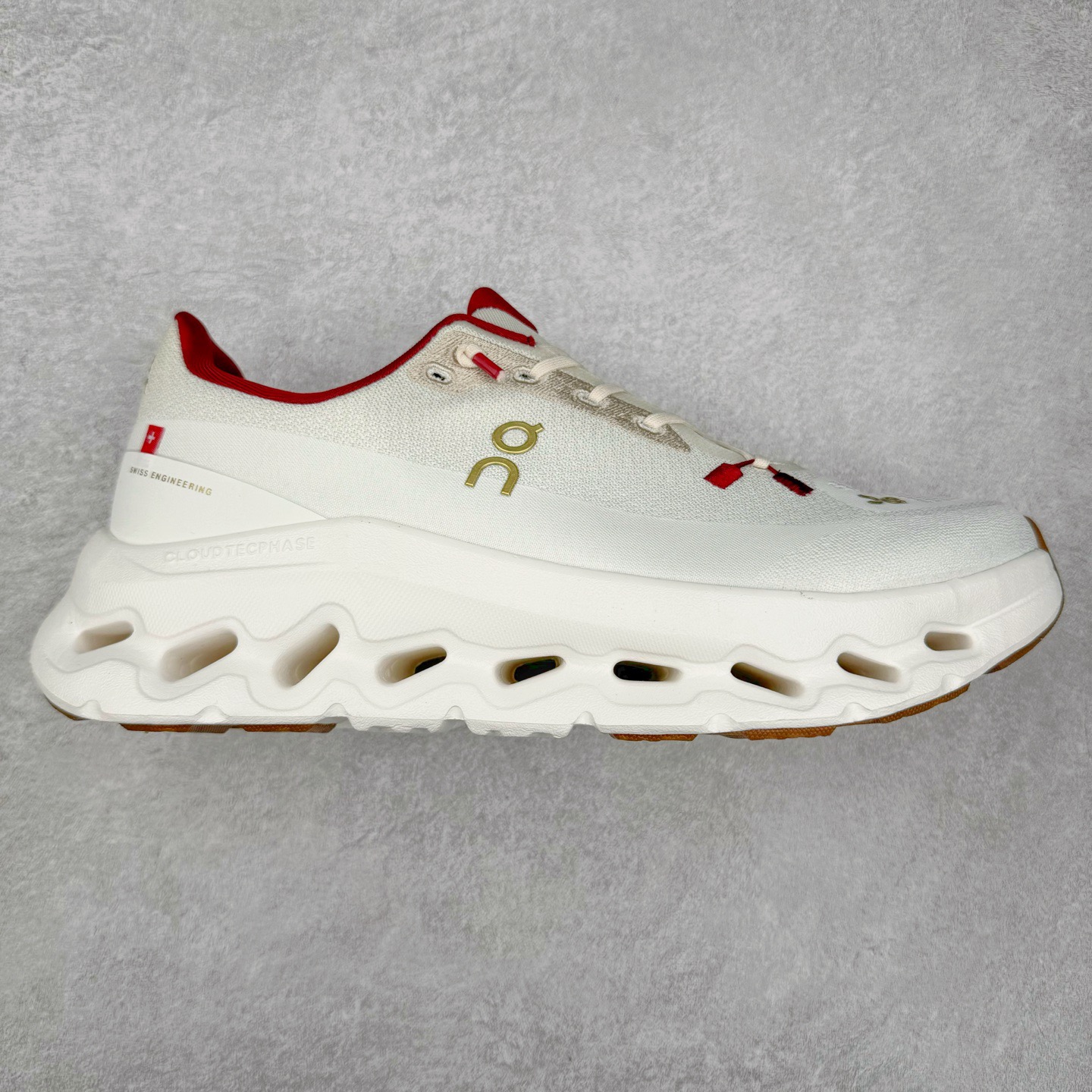 On Cloudmonster 2 昂跑减震生活休闲鞋 此运动品牌 开创于2010年 缓震着陆、强效回弹、轻柔质感的设计构思始终是ON研制关键 与此同时基于“为全球提供革新性的跑步感受”信念 陆续推出了多款跑鞋及其以专业运动人体跑步工程学为设计关键的功能性跑步服饰设备 让跑者不费力气地畅快畅跑 尺码：36 36.5 37.5 38 38.5 39 40 40.5 41 42 42.5 43 44 44.5 45-选品中心