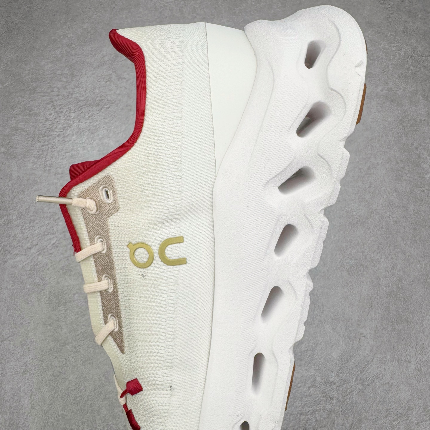 图片[7]-On Cloudmonster 2 昂跑减震生活休闲鞋 此运动品牌 开创于2010年 缓震着陆、强效回弹、轻柔质感的设计构思始终是ON研制关键 与此同时基于“为全球提供革新性的跑步感受”信念 陆续推出了多款跑鞋及其以专业运动人体跑步工程学为设计关键的功能性跑步服饰设备 让跑者不费力气地畅快畅跑 尺码：36 36.5 37.5 38 38.5 39 40 40.5 41 42 42.5 43 44 44.5 45-选品中心