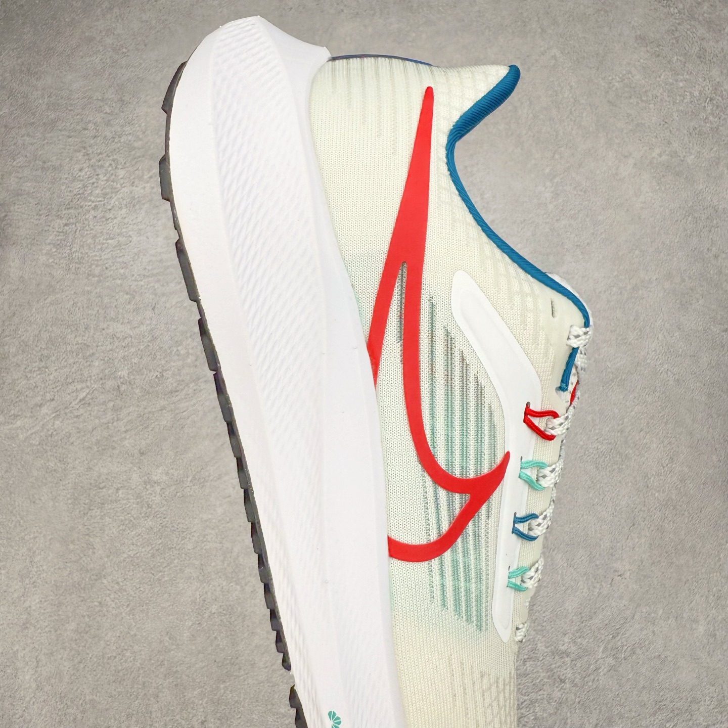 图片[6]-＃TG纯原 NK Zoom Pegasus 飞马39代马拉松系列网面透气缓震疾速跑鞋 独家渠道 市面未流通批次 奥莱直播间499 599一样的东西 碾压市面现存所有版本 公司一样的东西 超值回馈 帮你省钱 拥有 Zoom Air 一如既往的稳定感和流畅感 鞋面采用工程网眼设计 为特定高热区域营造出色透气性 进一步增加鞋面的穿孔数量 让足部能够快速散热 中足搭配 Flywire 飞线 在高速运动时营造舒适稳定的贴合感 内置Zoon气垫加持 动力十足 尺码：36 36.5 37.5 38 38.5 39 40 40.5 41 42 42.5 43 44 44.5 45-选品中心