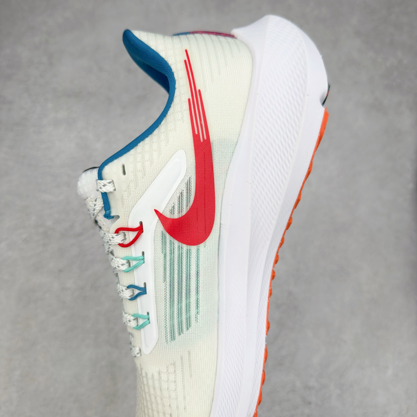 图片[7]-＃TG纯原 NK Zoom Pegasus 飞马39代马拉松系列网面透气缓震疾速跑鞋 独家渠道 市面未流通批次 奥莱直播间499 599一样的东西 碾压市面现存所有版本 公司一样的东西 超值回馈 帮你省钱 拥有 Zoom Air 一如既往的稳定感和流畅感 鞋面采用工程网眼设计 为特定高热区域营造出色透气性 进一步增加鞋面的穿孔数量 让足部能够快速散热 中足搭配 Flywire 飞线 在高速运动时营造舒适稳定的贴合感 内置Zoon气垫加持 动力十足 尺码：36 36.5 37.5 38 38.5 39 40 40.5 41 42 42.5 43 44 44.5 45-选品中心