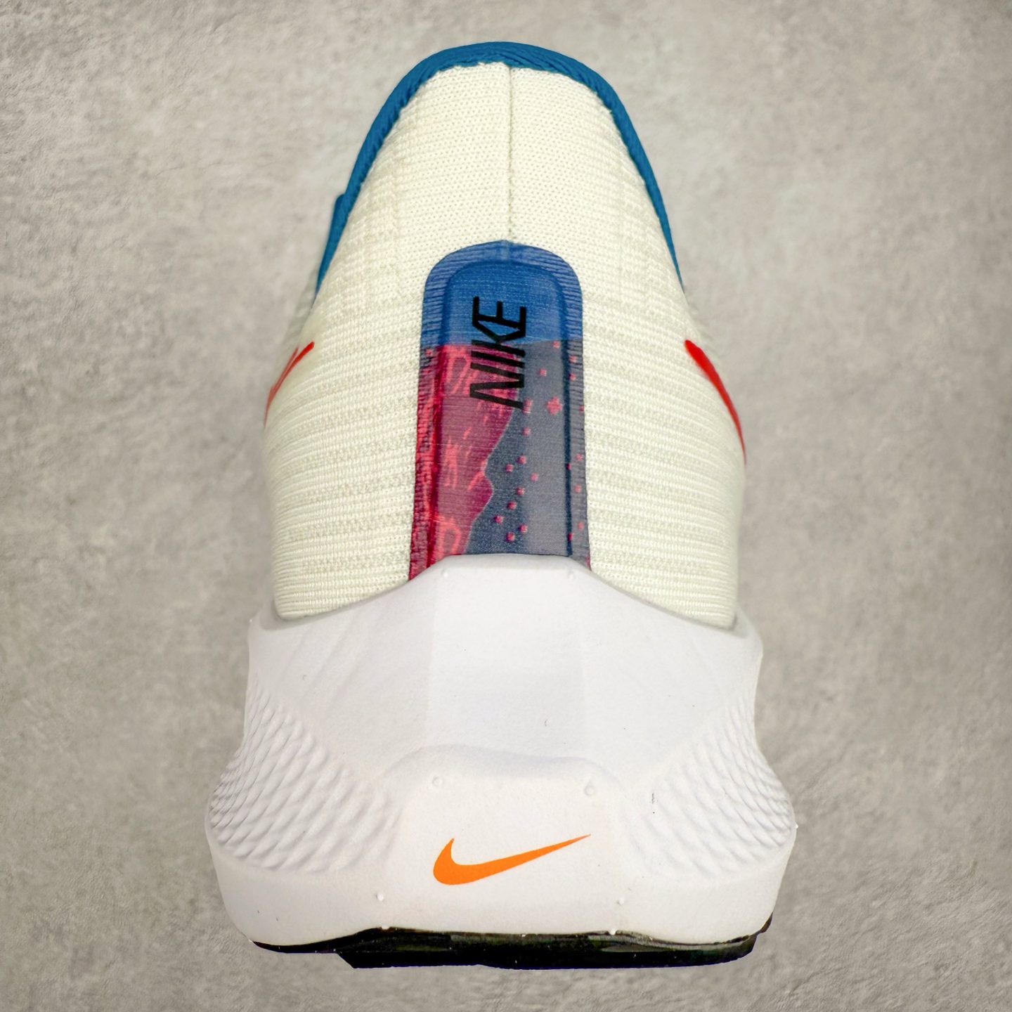 图片[8]-＃TG纯原 NK Zoom Pegasus 飞马39代马拉松系列网面透气缓震疾速跑鞋 独家渠道 市面未流通批次 奥莱直播间499 599一样的东西 碾压市面现存所有版本 公司一样的东西 超值回馈 帮你省钱 拥有 Zoom Air 一如既往的稳定感和流畅感 鞋面采用工程网眼设计 为特定高热区域营造出色透气性 进一步增加鞋面的穿孔数量 让足部能够快速散热 中足搭配 Flywire 飞线 在高速运动时营造舒适稳定的贴合感 内置Zoon气垫加持 动力十足 尺码：36 36.5 37.5 38 38.5 39 40 40.5 41 42 42.5 43 44 44.5 45-选品中心