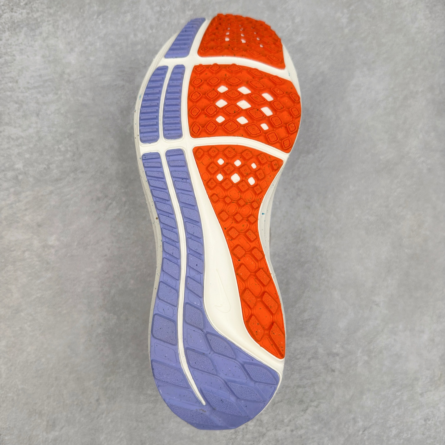 图片[9]-＃TG纯原 NK Zoom Pegasus 飞马39代马拉松系列网面透气缓震疾速跑鞋 独家渠道 市面未流通批次 奥莱直播间499 599一样的东西 碾压市面现存所有版本 公司一样的东西 超值回馈 帮你省钱 拥有 Zoom Air 一如既往的稳定感和流畅感 鞋面采用工程网眼设计 为特定高热区域营造出色透气性 进一步增加鞋面的穿孔数量 让足部能够快速散热 中足搭配 Flywire 飞线 在高速运动时营造舒适稳定的贴合感 内置Zoon气垫加持 动力十足 尺码：36 36.5 37.5 38 38.5 39 40 40.5 41 42 42.5 43 44 44.5 45-选品中心