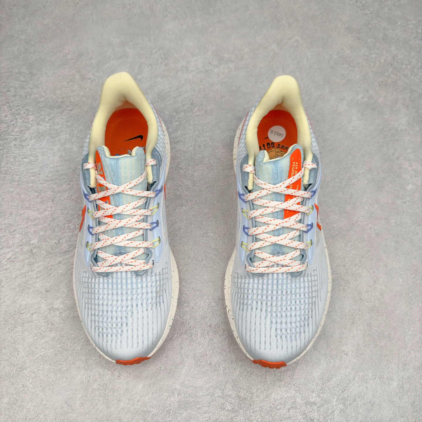 图片[2]-＃TG纯原 NK Zoom Pegasus 飞马39代马拉松系列网面透气缓震疾速跑鞋 独家渠道 市面未流通批次 奥莱直播间499 599一样的东西 碾压市面现存所有版本 公司一样的东西 超值回馈 帮你省钱 拥有 Zoom Air 一如既往的稳定感和流畅感 鞋面采用工程网眼设计 为特定高热区域营造出色透气性 进一步增加鞋面的穿孔数量 让足部能够快速散热 中足搭配 Flywire 飞线 在高速运动时营造舒适稳定的贴合感 内置Zoon气垫加持 动力十足 尺码：36 36.5 37.5 38 38.5 39 40 40.5 41 42 42.5 43 44 44.5 45-选品中心