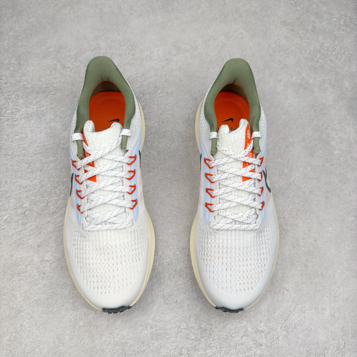 图片[2]-＃TG纯原 NK Zoom Pegasus 飞马39代马拉松系列网面透气缓震疾速跑鞋 独家渠道 市面未流通批次 奥莱直播间499 599一样的东西 碾压市面现存所有版本 公司一样的东西 超值回馈 帮你省钱 拥有 Zoom Air 一如既往的稳定感和流畅感 鞋面采用工程网眼设计 为特定高热区域营造出色透气性 进一步增加鞋面的穿孔数量 让足部能够快速散热 中足搭配 Flywire 飞线 在高速运动时营造舒适稳定的贴合感 内置Zoon气垫加持 动力十足 尺码：36 36.5 37.5 38 38.5 39 40 40.5 41 42 42.5 43 44 44.5 45-选品中心