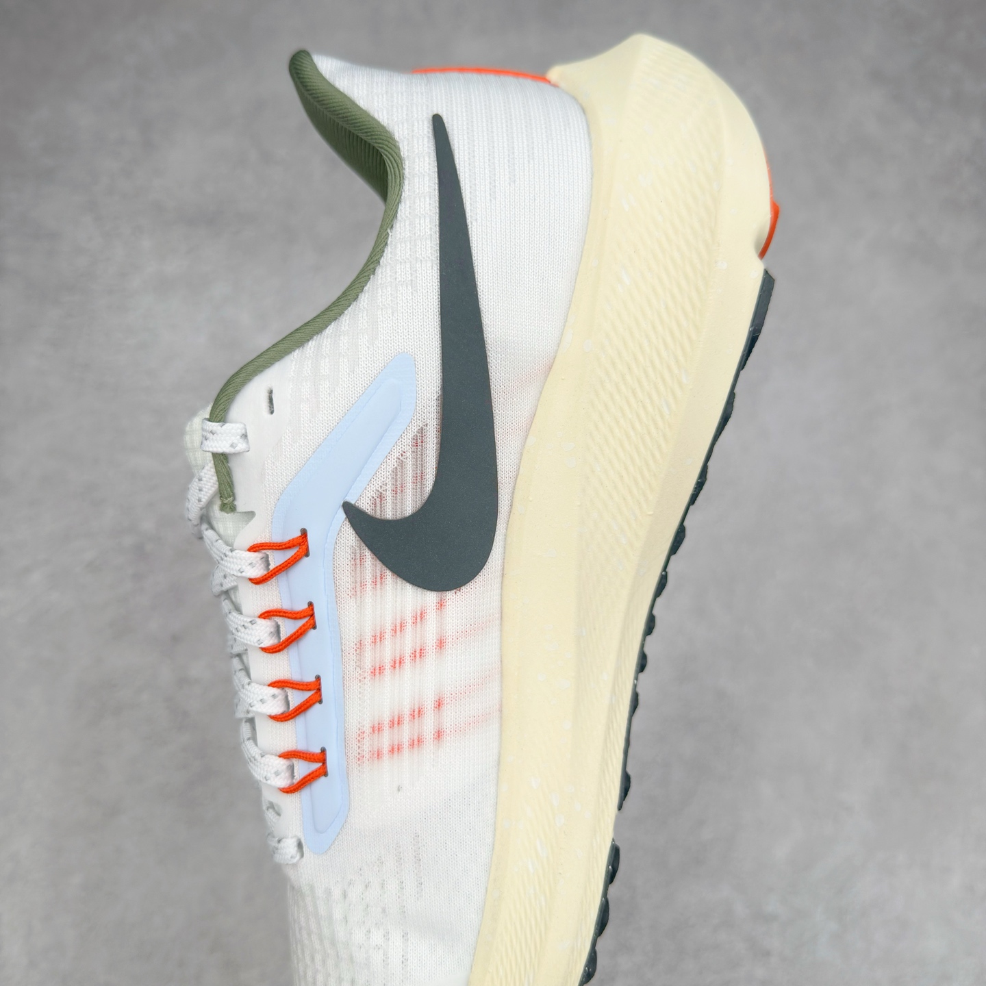 图片[7]-＃TG纯原 NK Zoom Pegasus 飞马39代马拉松系列网面透气缓震疾速跑鞋 独家渠道 市面未流通批次 奥莱直播间499 599一样的东西 碾压市面现存所有版本 公司一样的东西 超值回馈 帮你省钱 拥有 Zoom Air 一如既往的稳定感和流畅感 鞋面采用工程网眼设计 为特定高热区域营造出色透气性 进一步增加鞋面的穿孔数量 让足部能够快速散热 中足搭配 Flywire 飞线 在高速运动时营造舒适稳定的贴合感 内置Zoon气垫加持 动力十足 尺码：36 36.5 37.5 38 38.5 39 40 40.5 41 42 42.5 43 44 44.5 45-选品中心