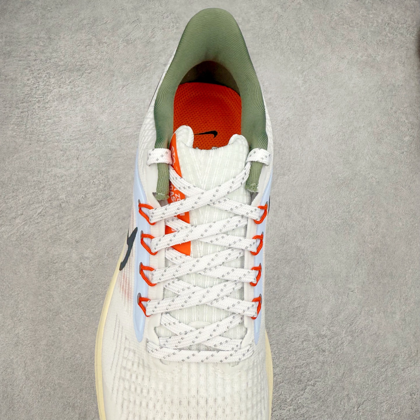 图片[5]-＃TG纯原 NK Zoom Pegasus 飞马39代马拉松系列网面透气缓震疾速跑鞋 独家渠道 市面未流通批次 奥莱直播间499 599一样的东西 碾压市面现存所有版本 公司一样的东西 超值回馈 帮你省钱 拥有 Zoom Air 一如既往的稳定感和流畅感 鞋面采用工程网眼设计 为特定高热区域营造出色透气性 进一步增加鞋面的穿孔数量 让足部能够快速散热 中足搭配 Flywire 飞线 在高速运动时营造舒适稳定的贴合感 内置Zoon气垫加持 动力十足 尺码：36 36.5 37.5 38 38.5 39 40 40.5 41 42 42.5 43 44 44.5 45-选品中心